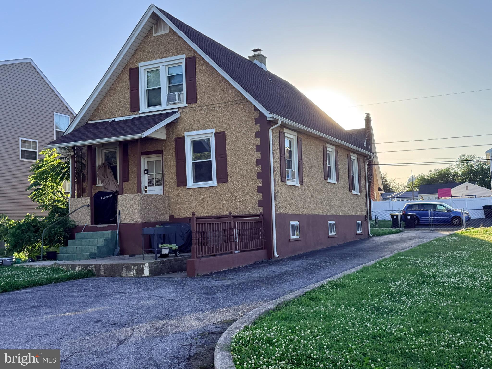 HOLLOWAY TERRACE - Residential