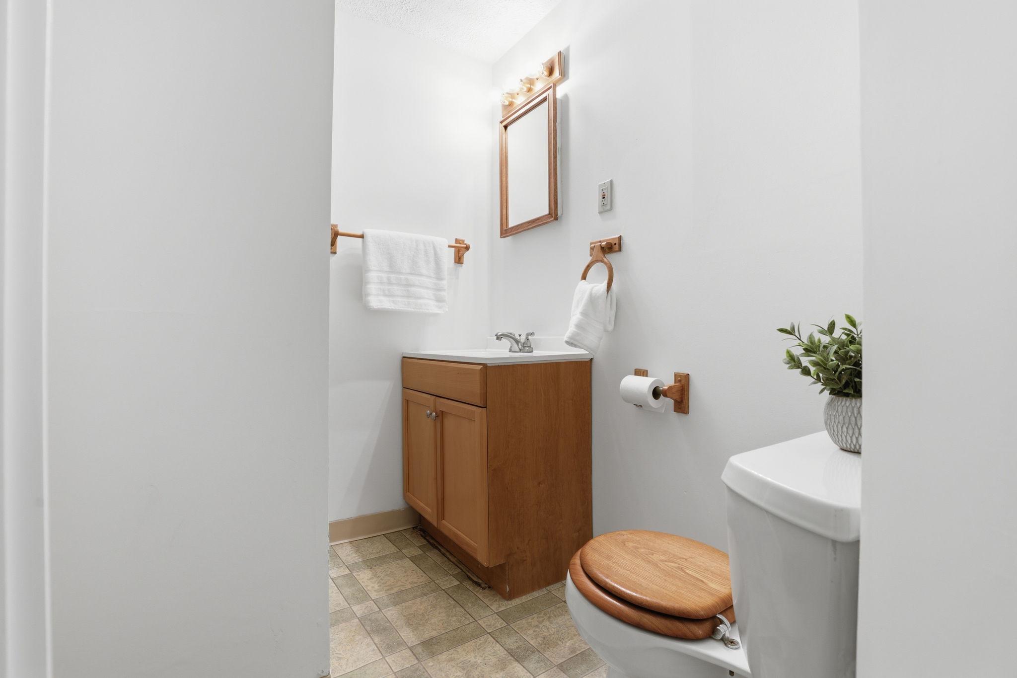VALLEY STREAM ESTATES - Residential