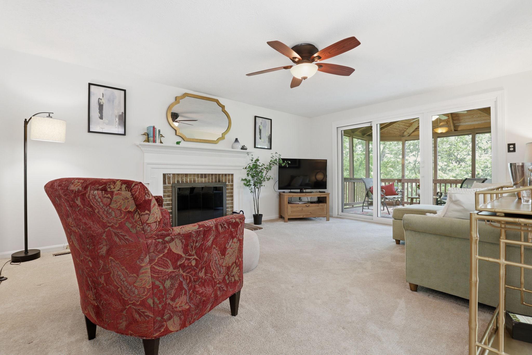 VALLEY STREAM ESTATES - Residential