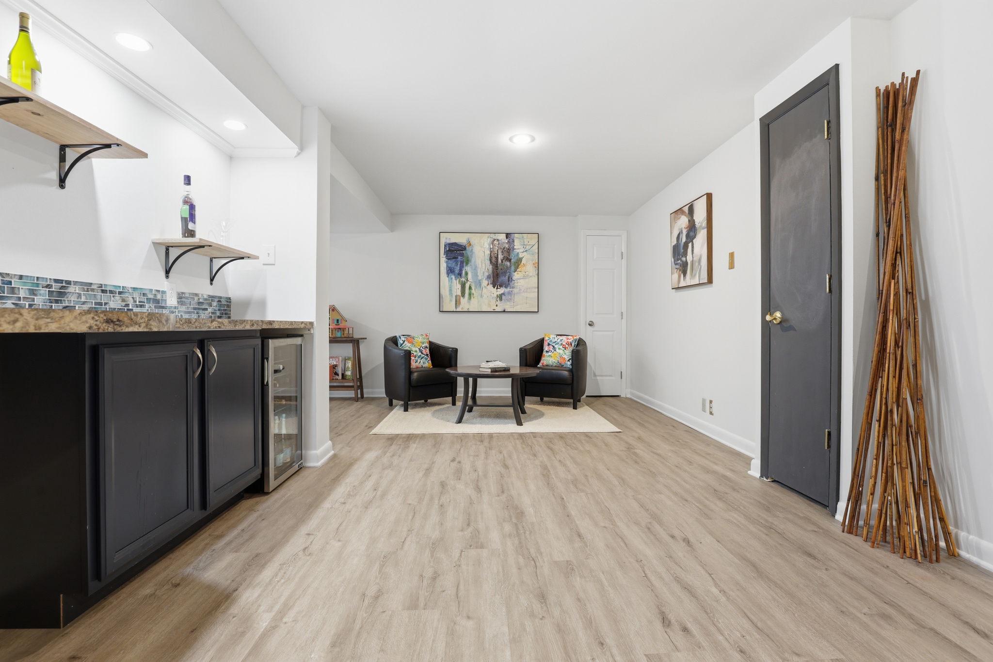 VALLEY STREAM ESTATES - Residential