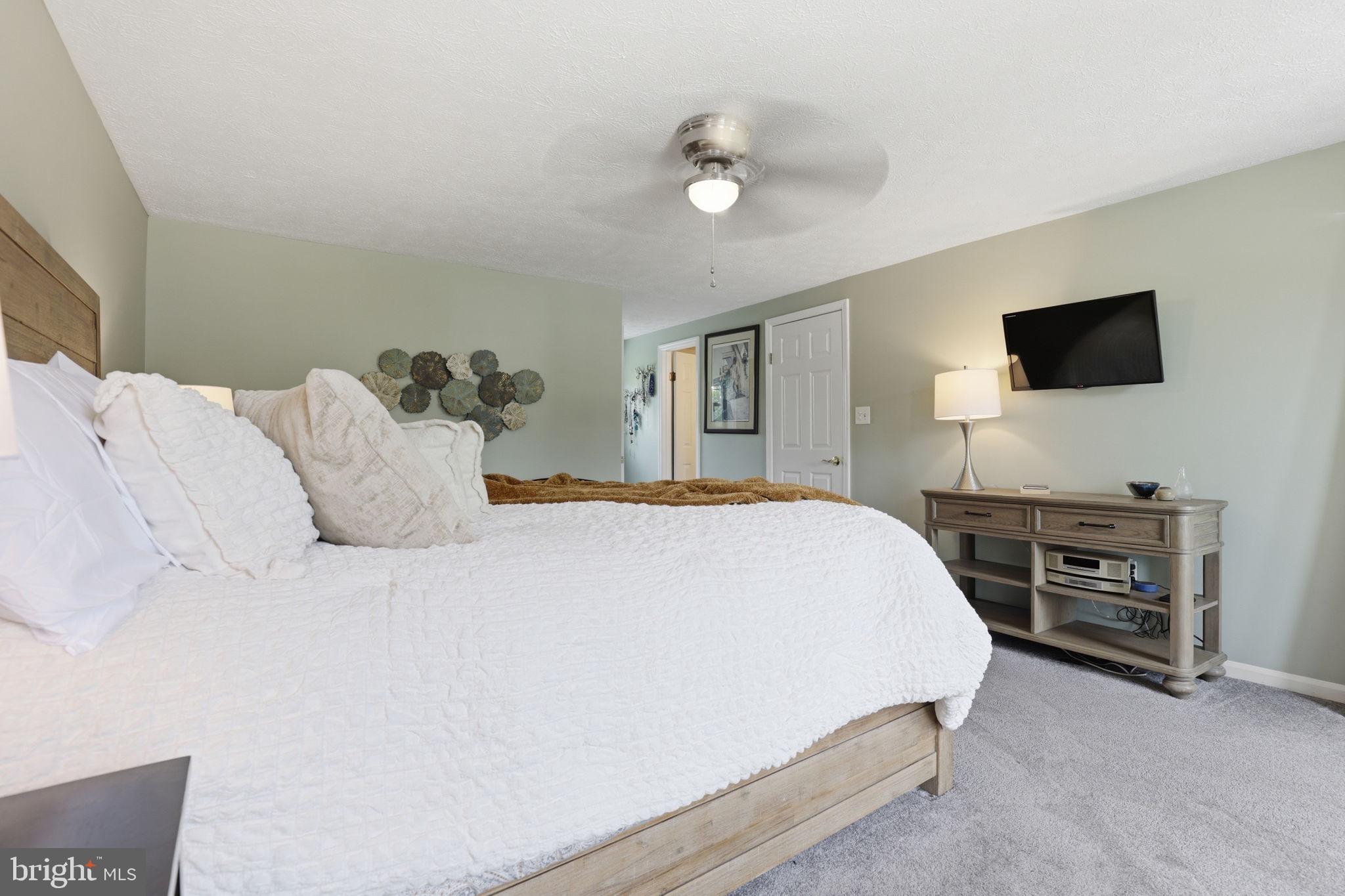VALLEY STREAM ESTATES - Residential