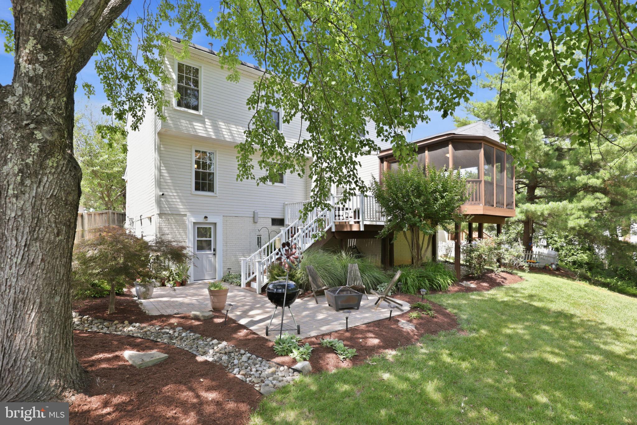 VALLEY STREAM ESTATES - Residential