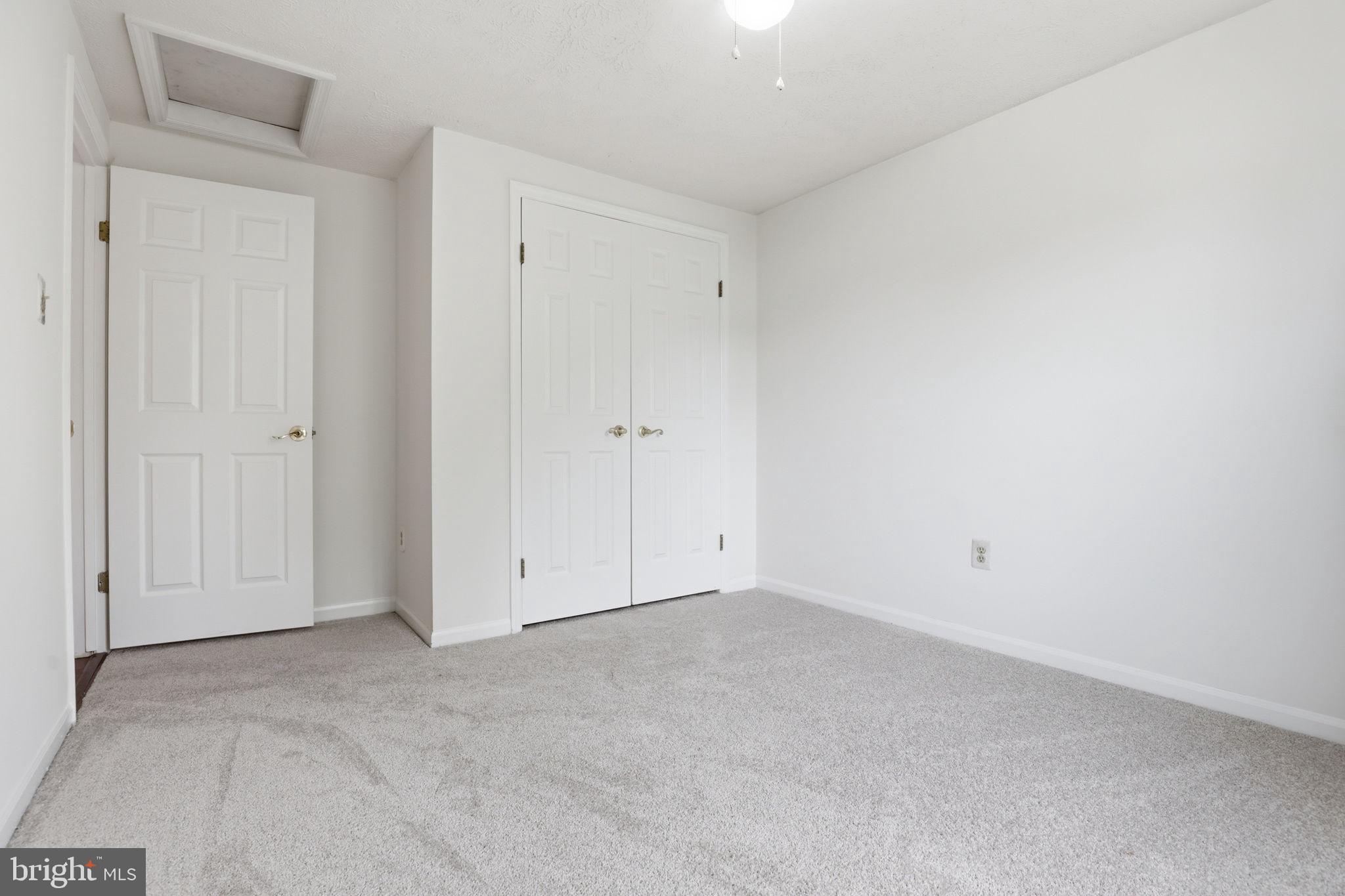 VALLEY STREAM ESTATES - Residential