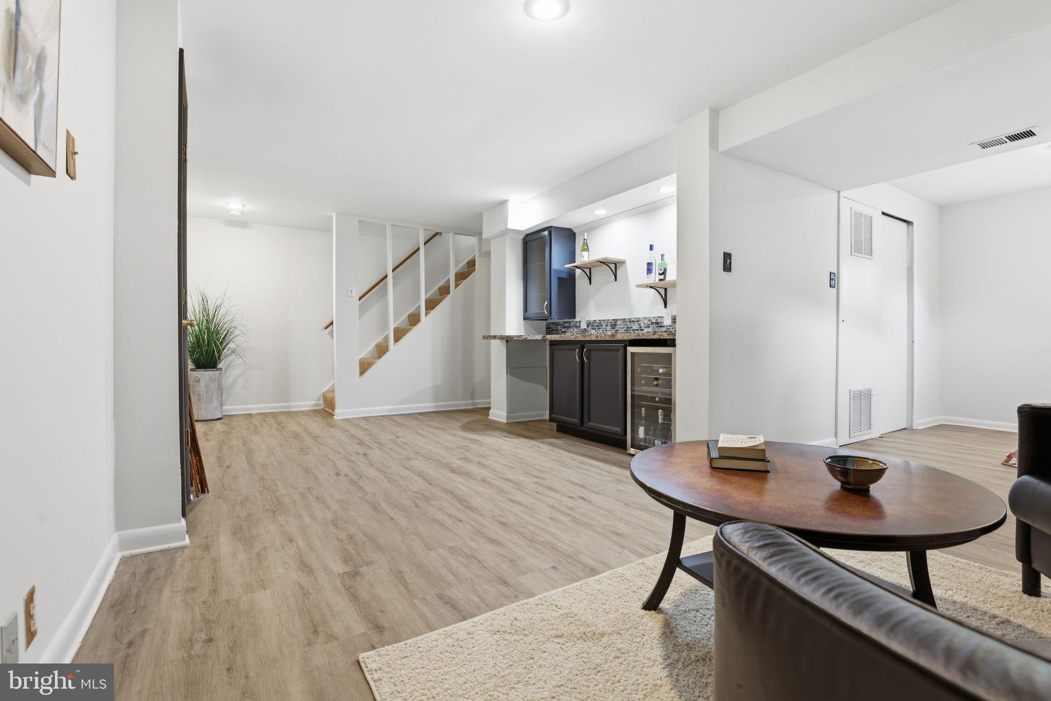 VALLEY STREAM ESTATES - Residential