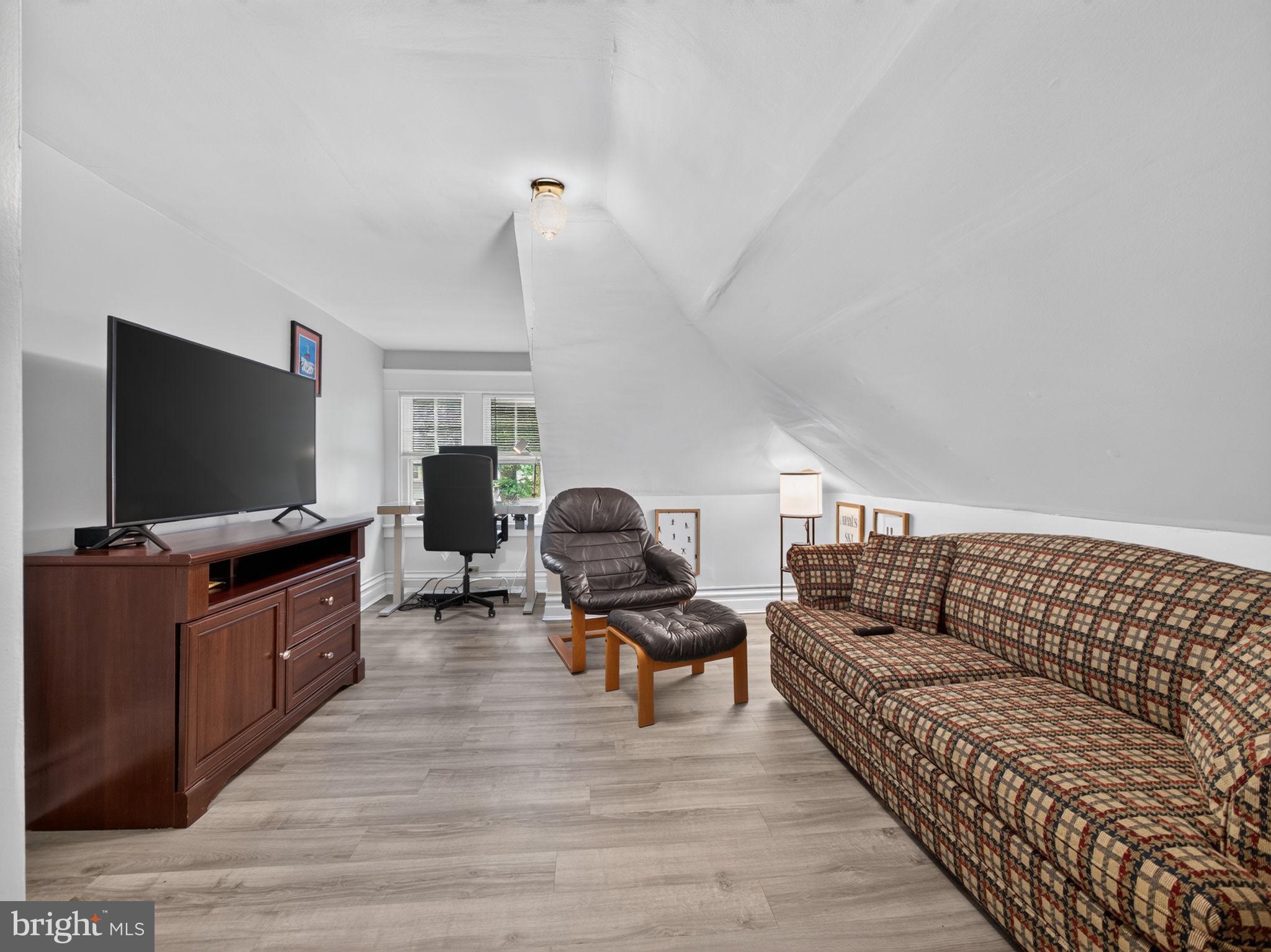 COLLEGE HEIGHTS - Residential
