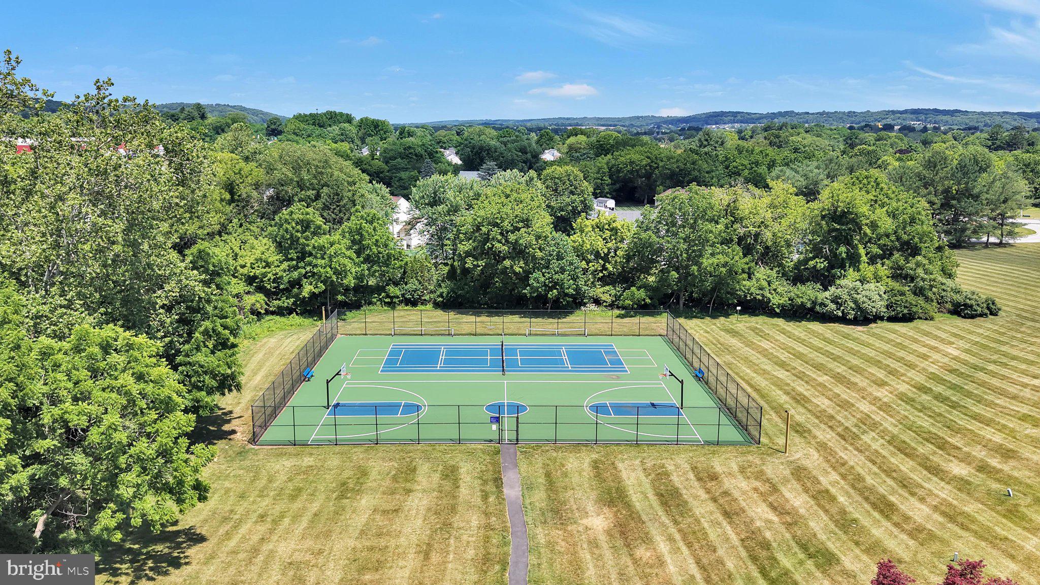 BEAVER RUN KNOLL - Residential
