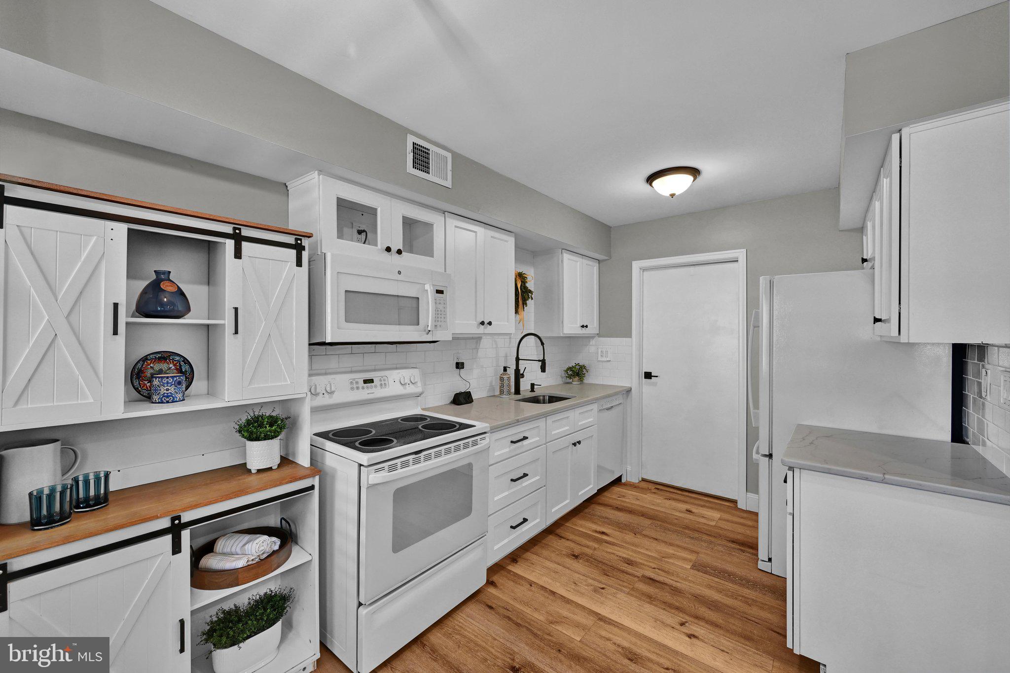 BEAVER RUN KNOLL - Residential