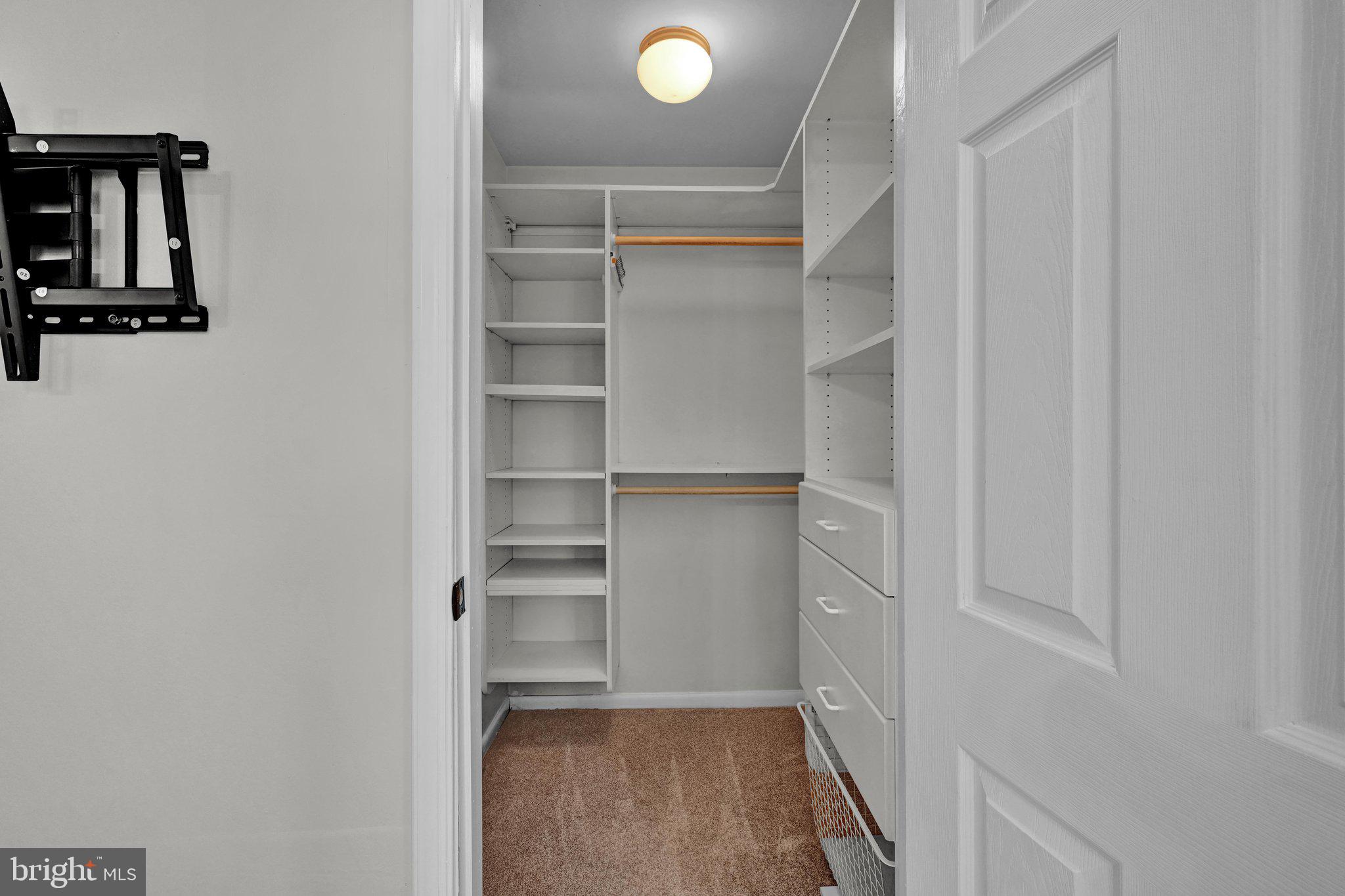 BEAVER RUN KNOLL - Residential