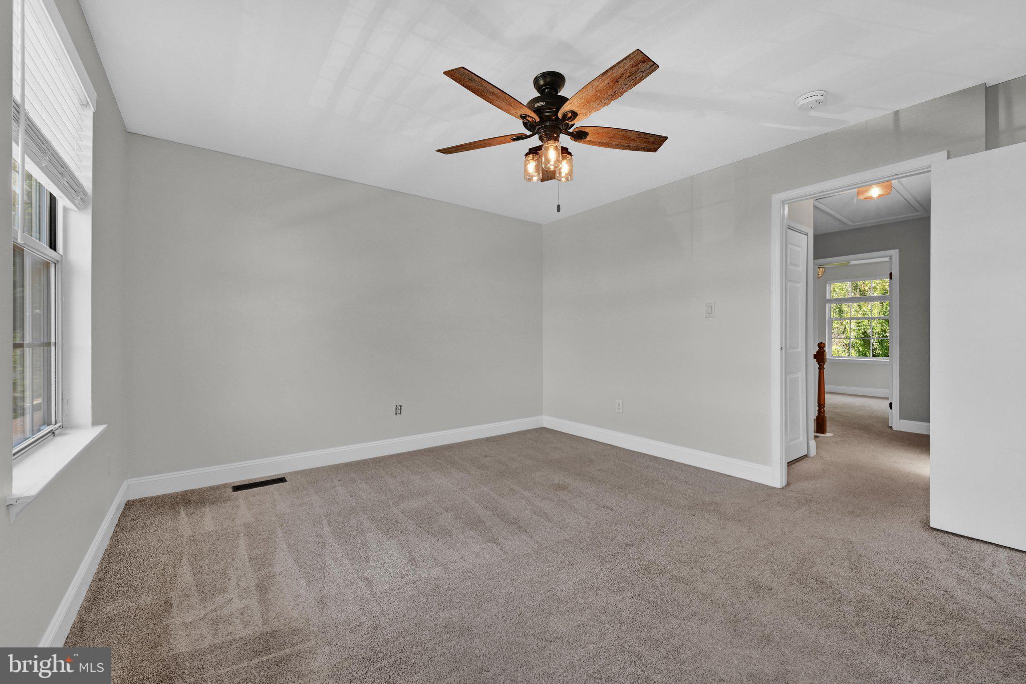 BEAVER RUN KNOLL - Residential