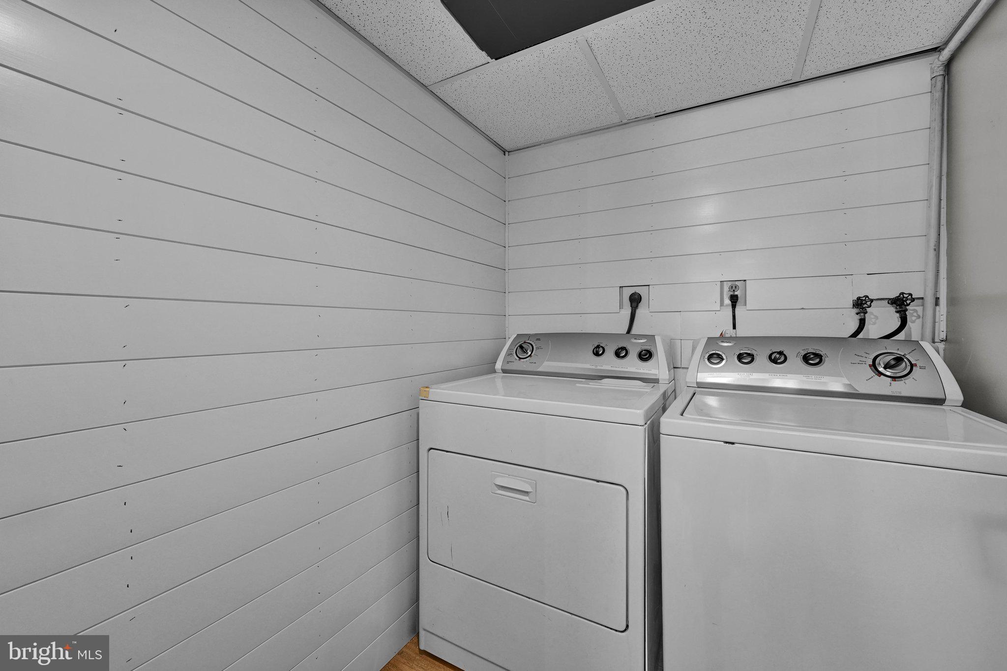 BEAVER RUN KNOLL - Residential