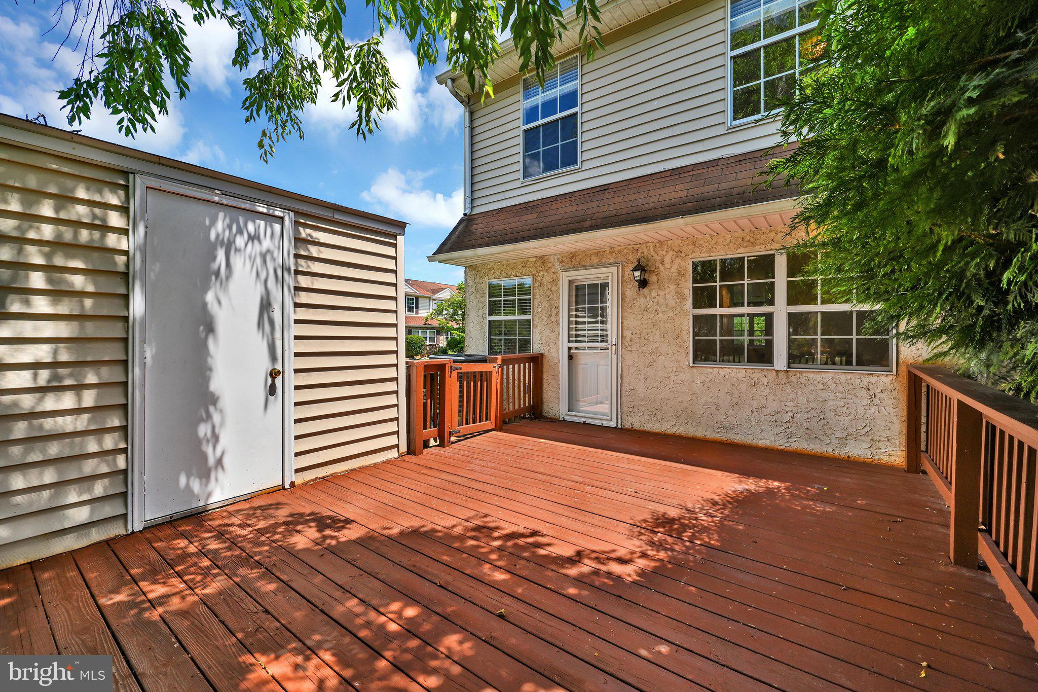 BEAVER RUN KNOLL - Residential