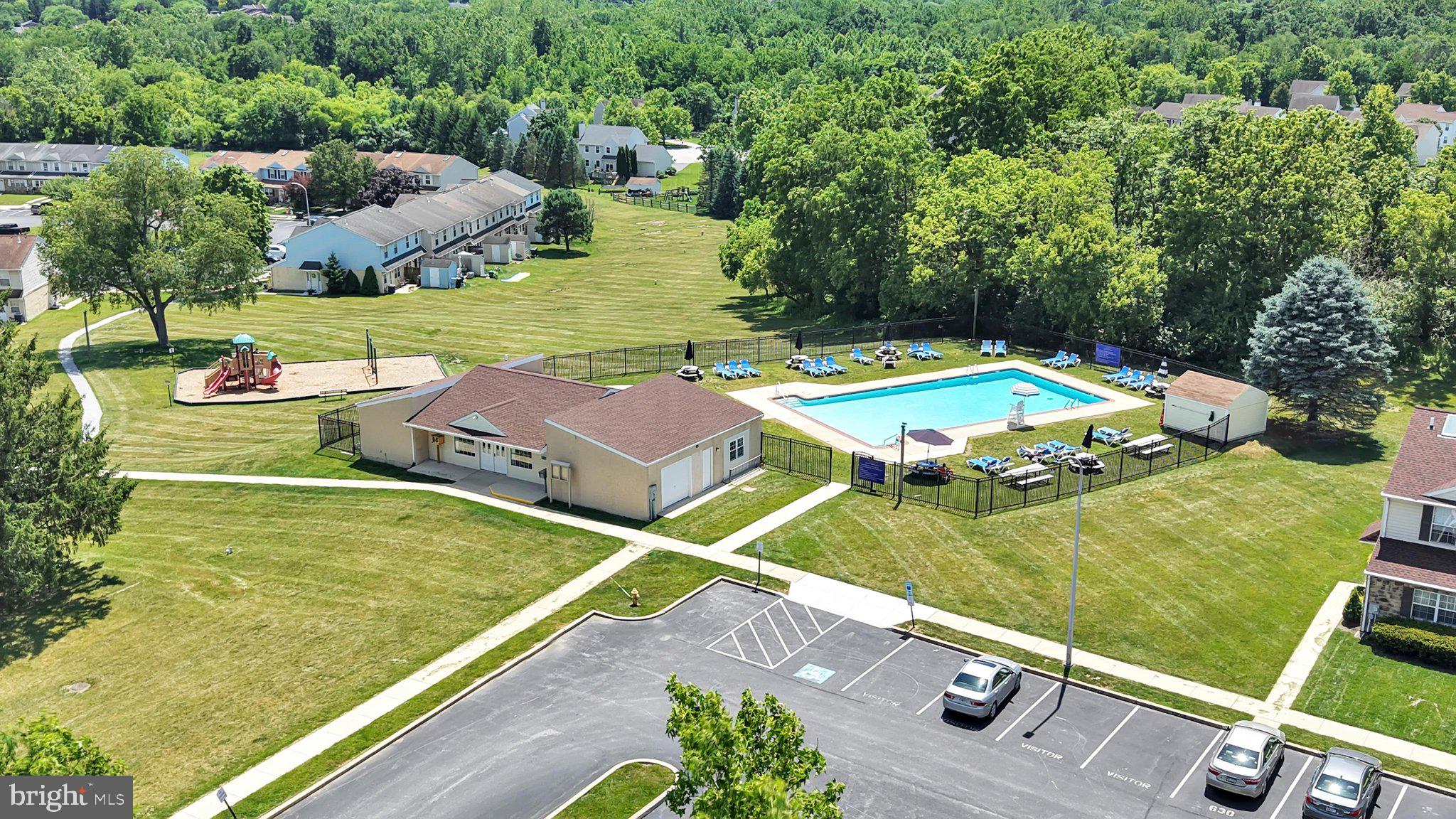 BEAVER RUN KNOLL - Residential