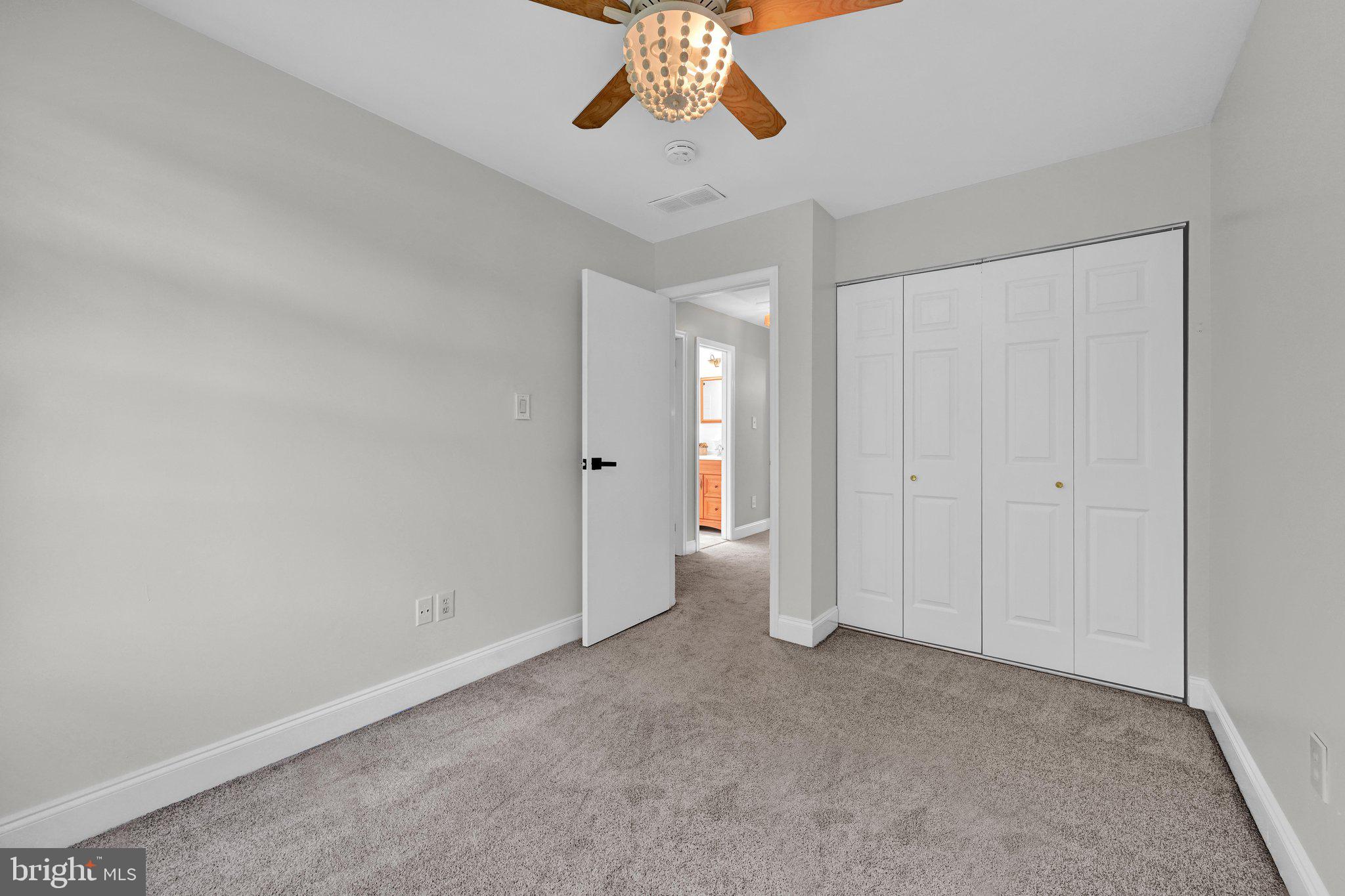 BEAVER RUN KNOLL - Residential