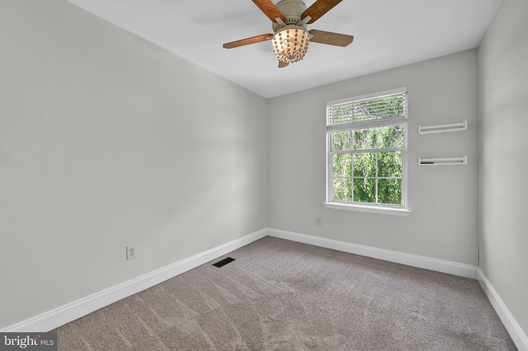 BEAVER RUN KNOLL - Residential