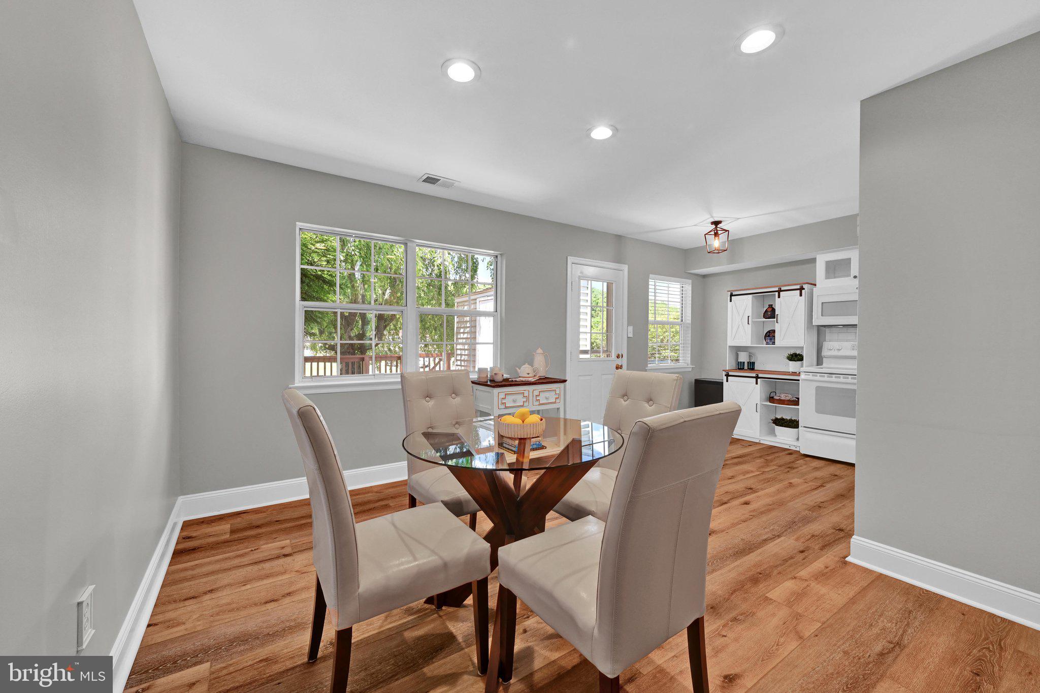BEAVER RUN KNOLL - Residential