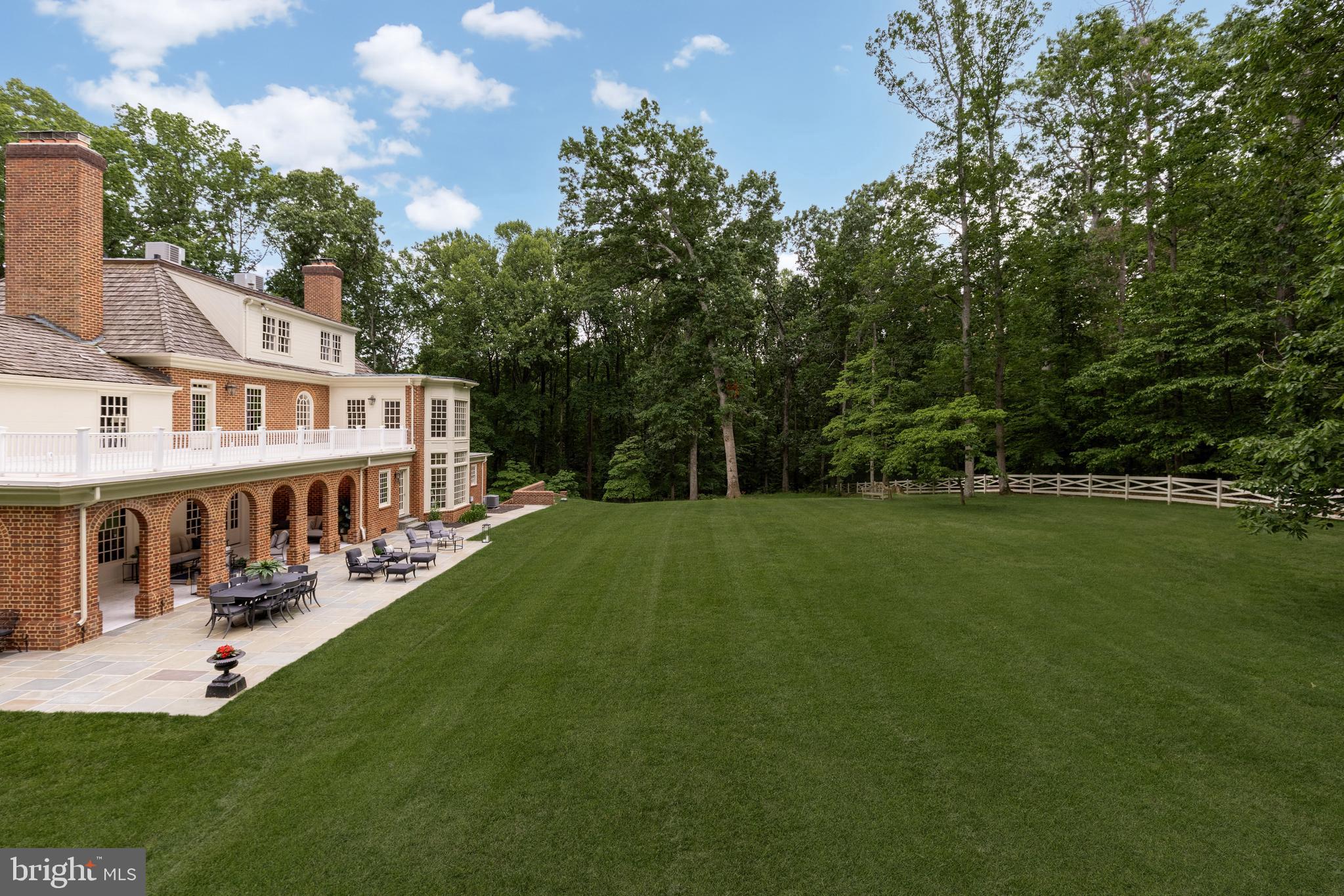 RIVE GAUCHE ESTATES - Residential