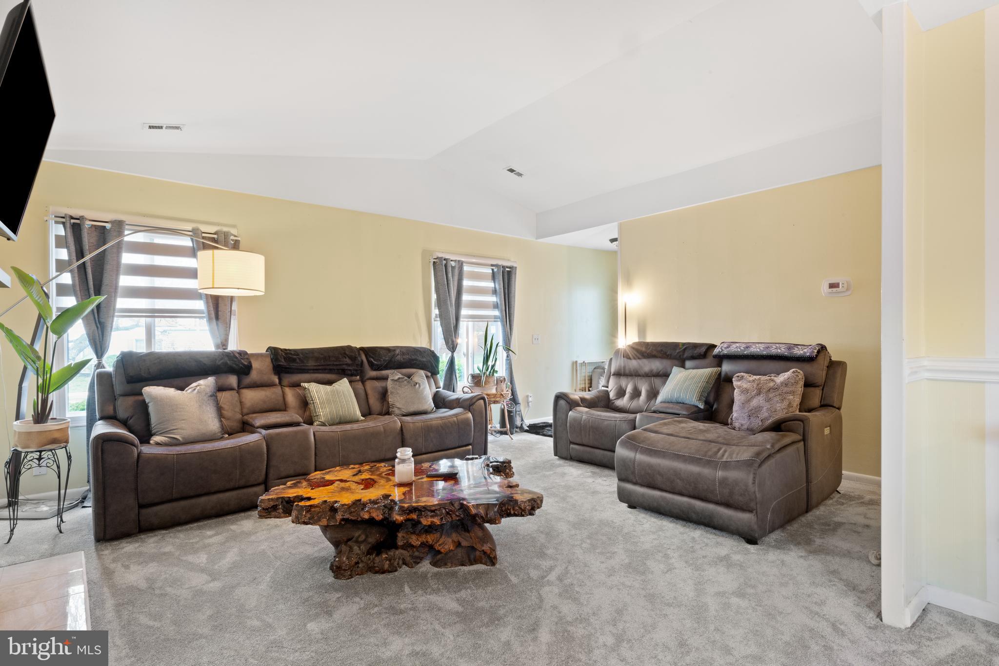 LEISURE WORLD - Residential