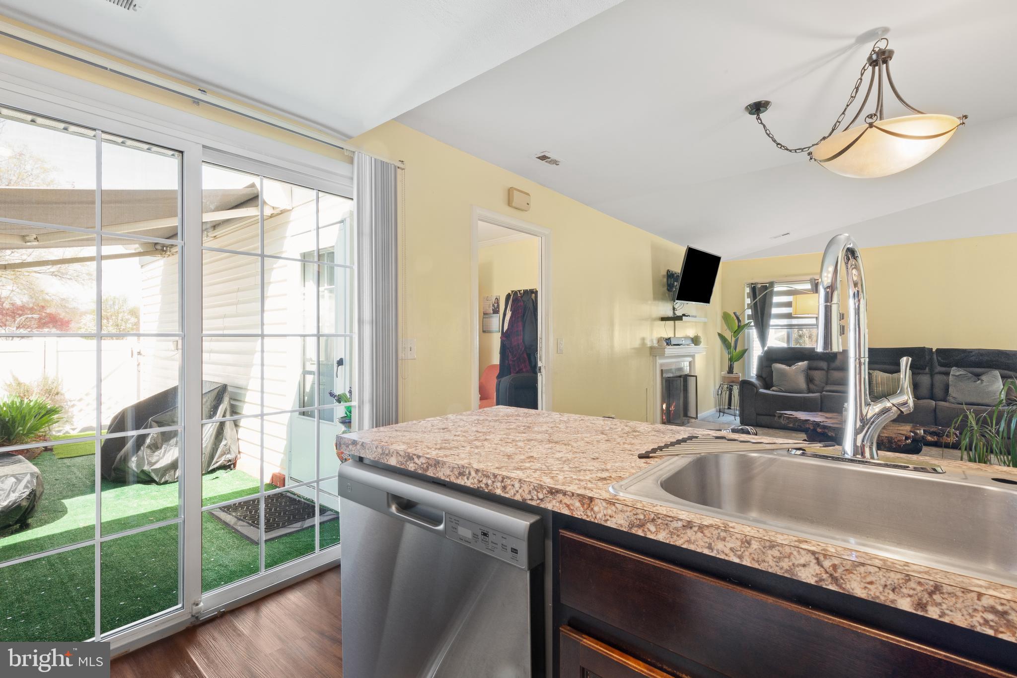 LEISURE WORLD - Residential