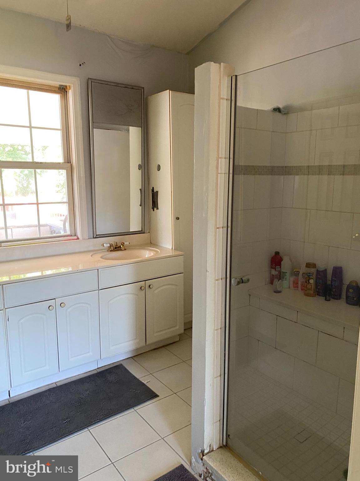 GRETTAS ADDN TO RIVERDAL - Residential