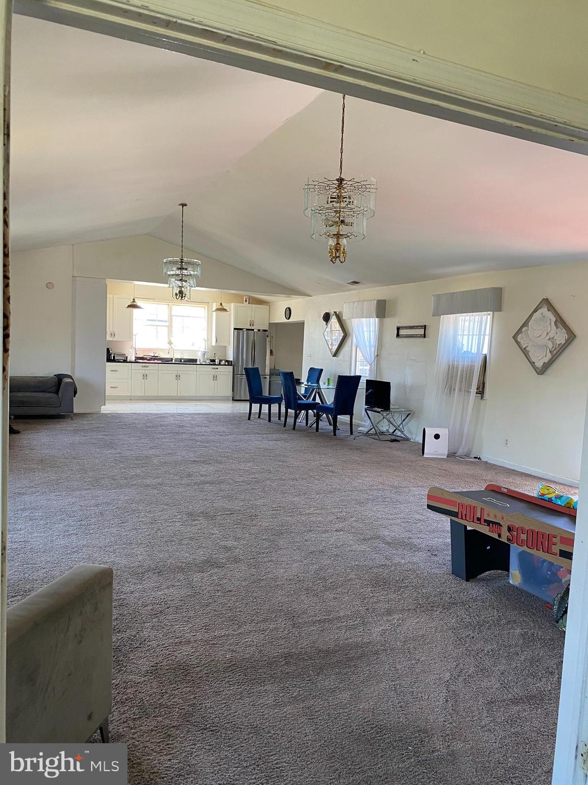 GRETTAS ADDN TO RIVERDAL - Residential