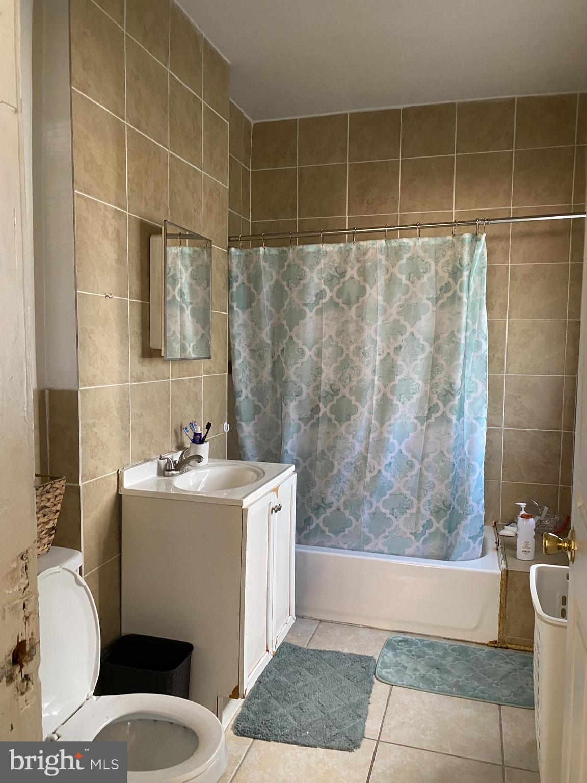 GRETTAS ADDN TO RIVERDAL - Residential