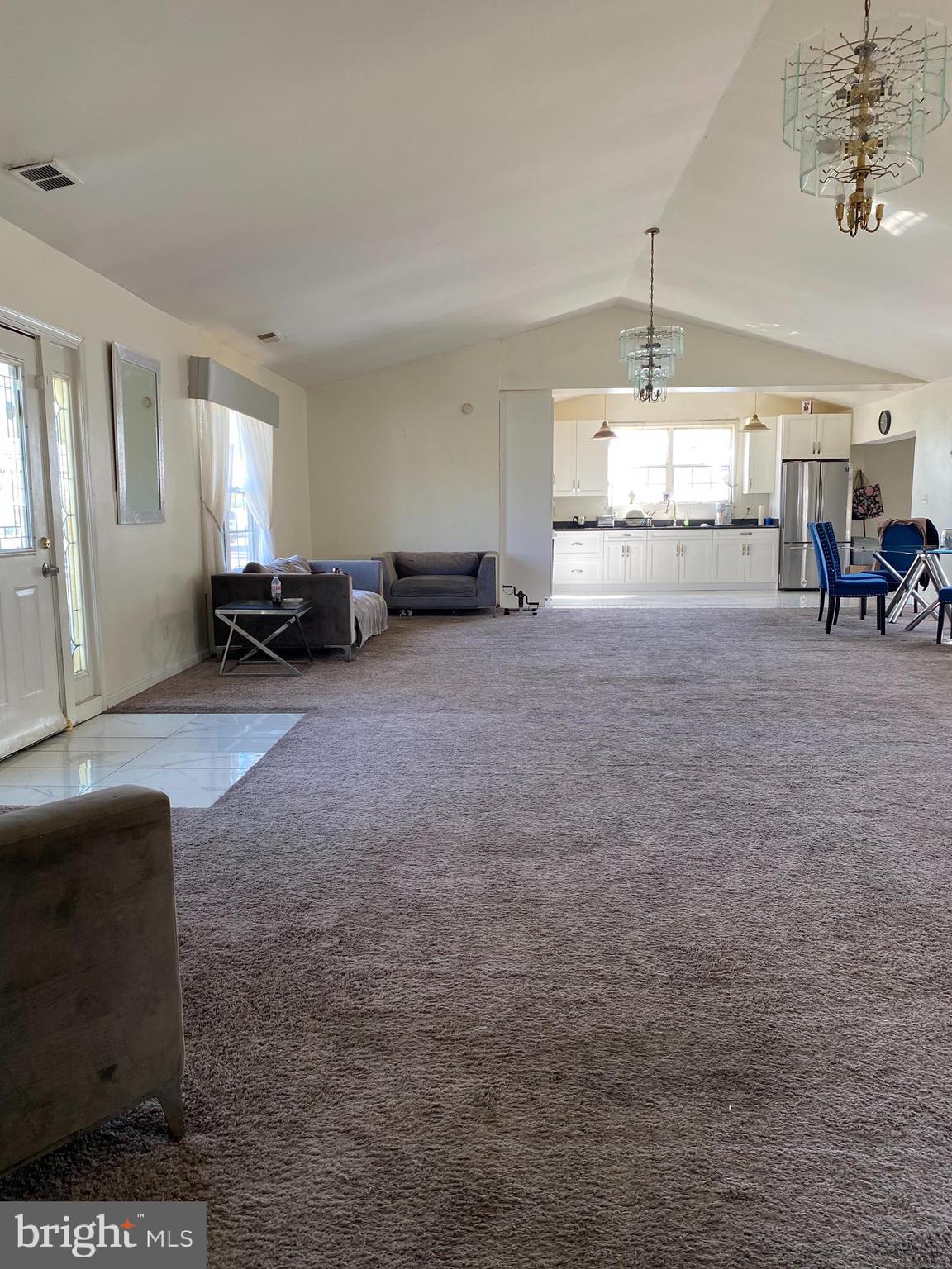 GRETTAS ADDN TO RIVERDAL - Residential
