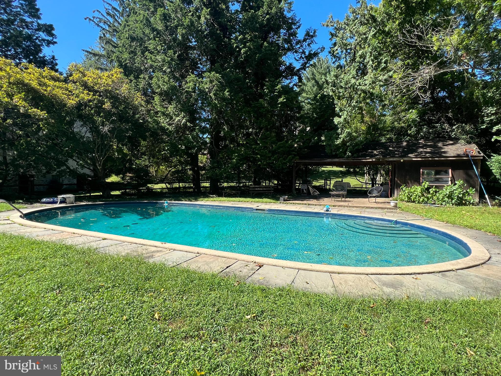 WOODSIDE - Residential