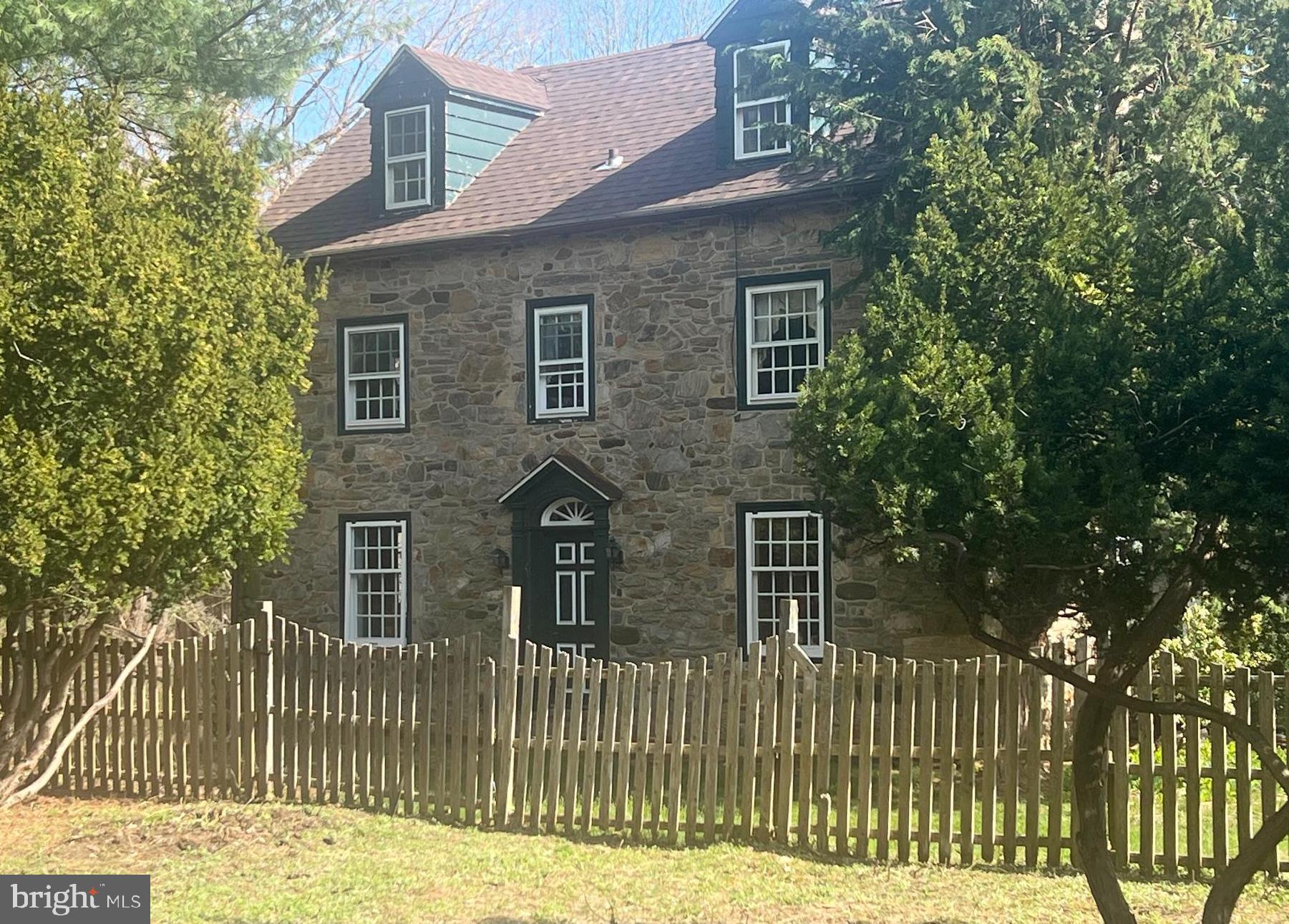 WOODSIDE - Residential