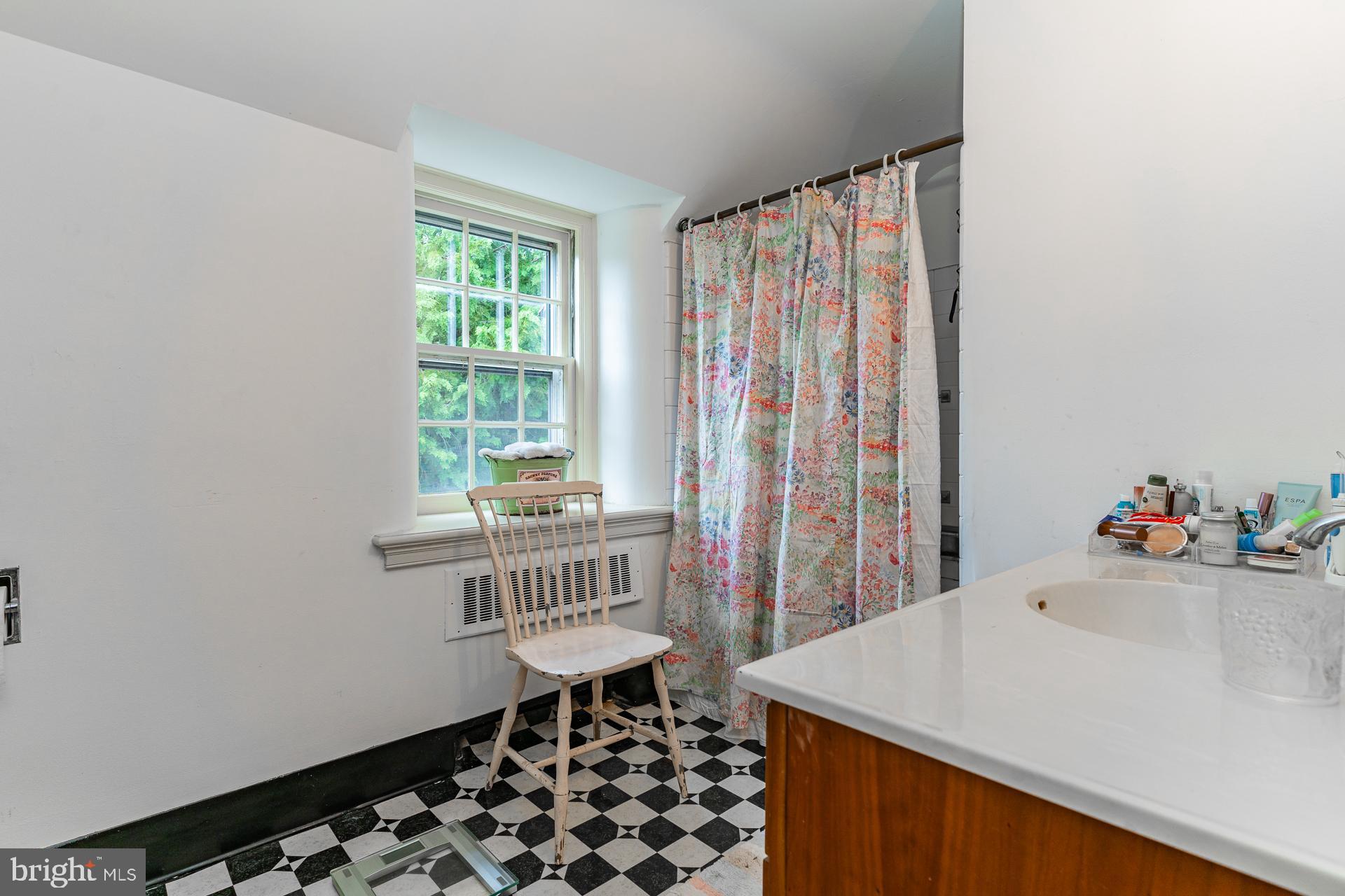 WOODSIDE - Residential