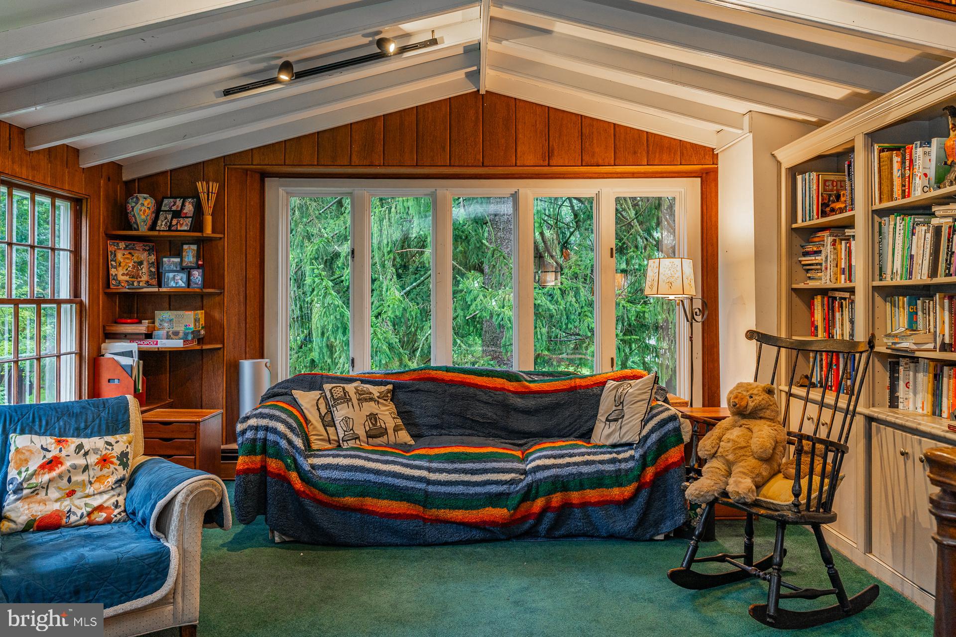WOODSIDE - Residential