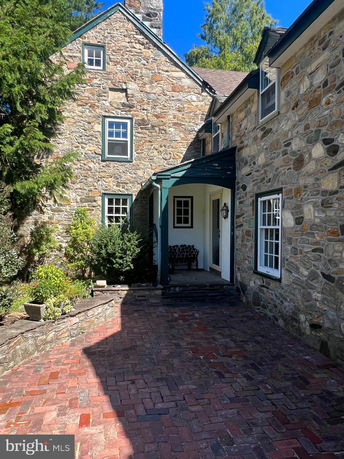 WOODSIDE - Residential