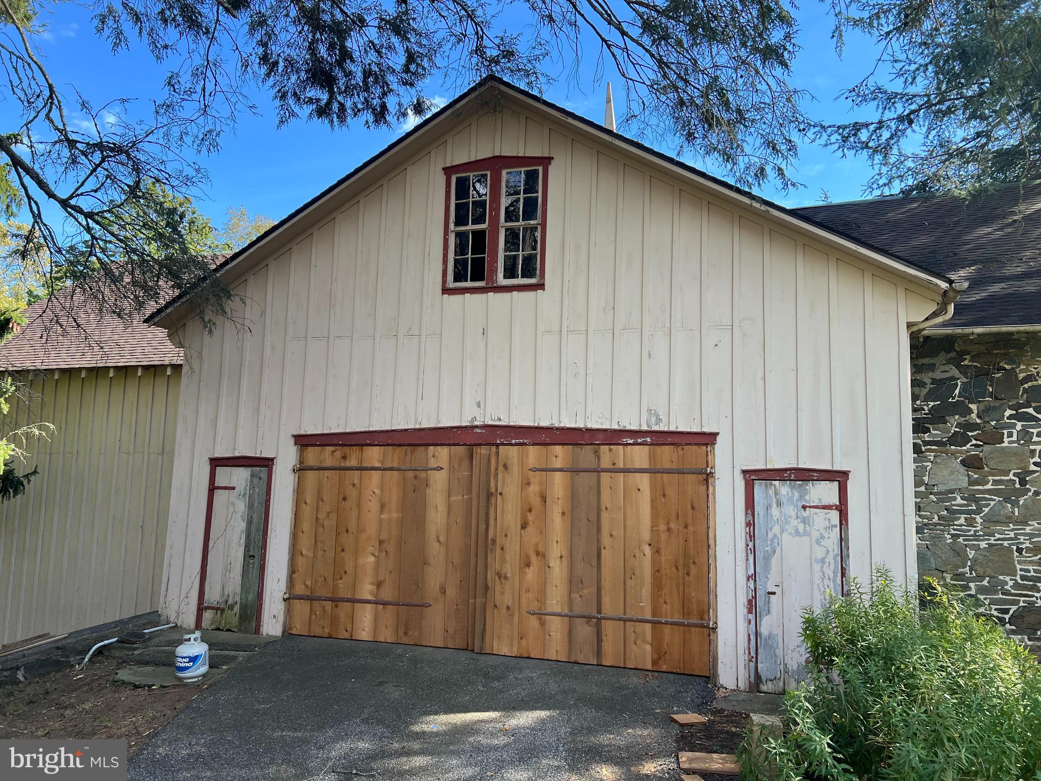 WOODSIDE - Residential