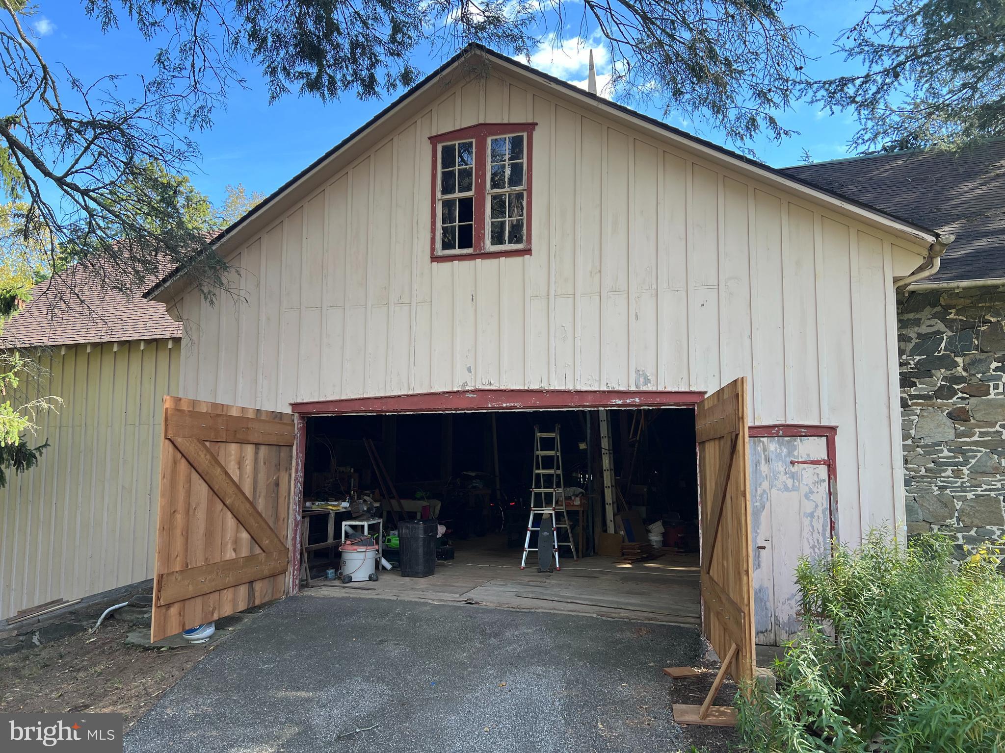 WOODSIDE - Residential