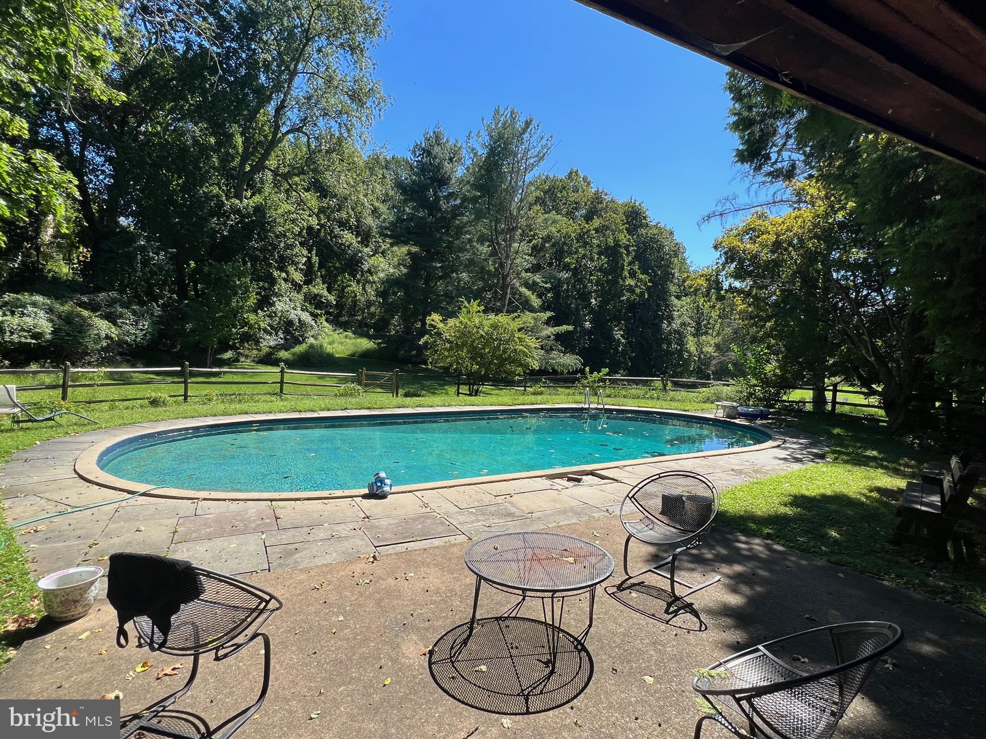 WOODSIDE - Residential
