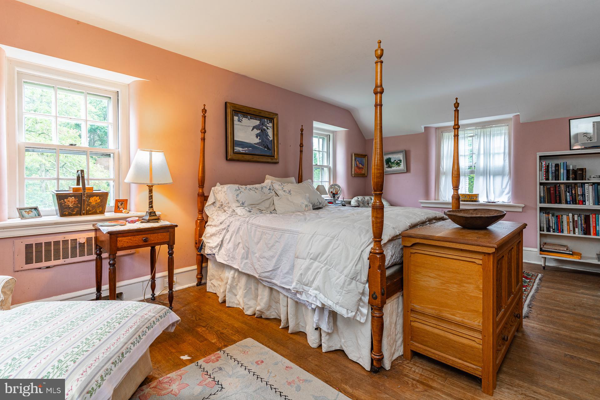 WOODSIDE - Residential