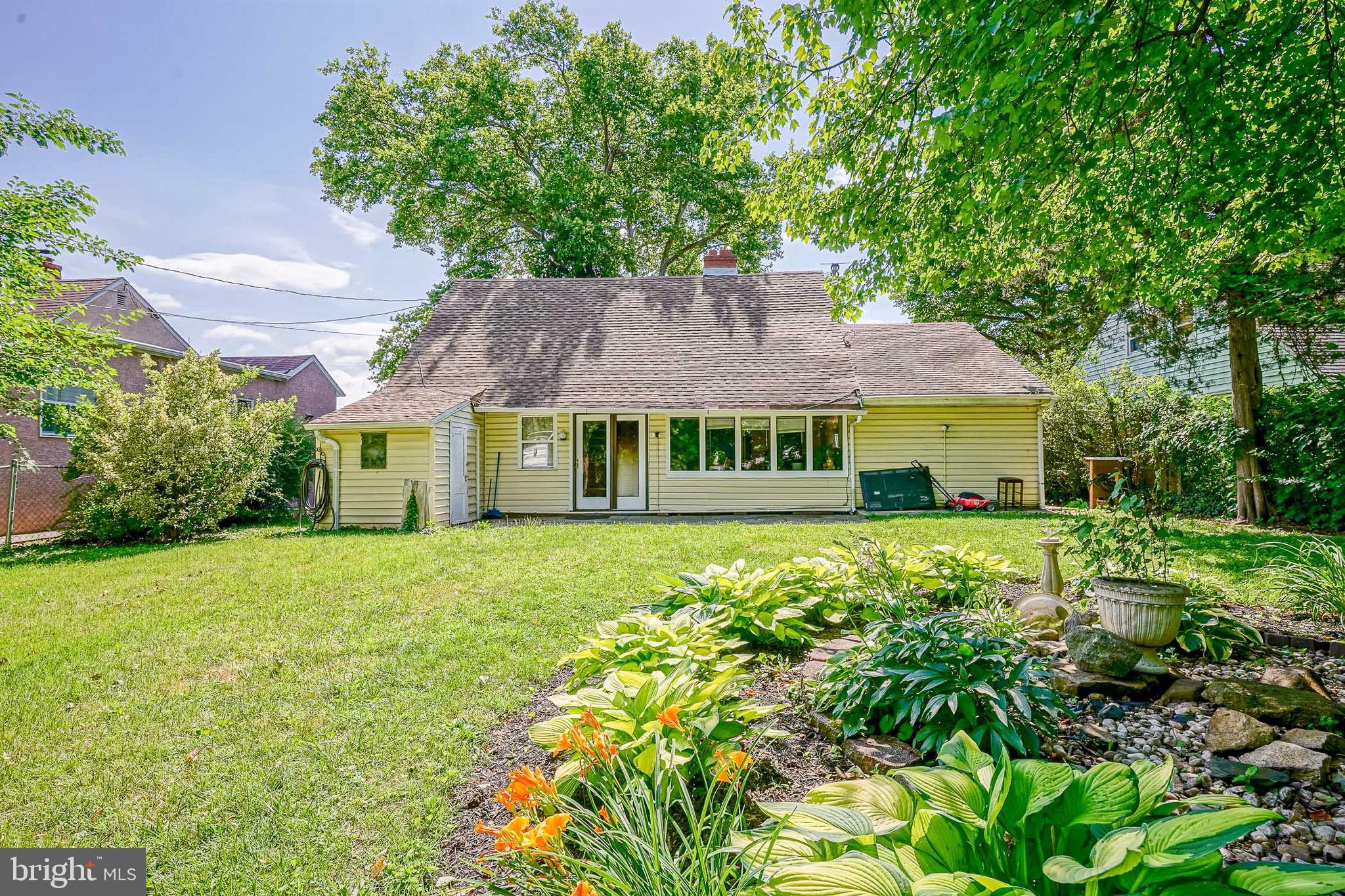 ACADEMY GARDENS - Residential