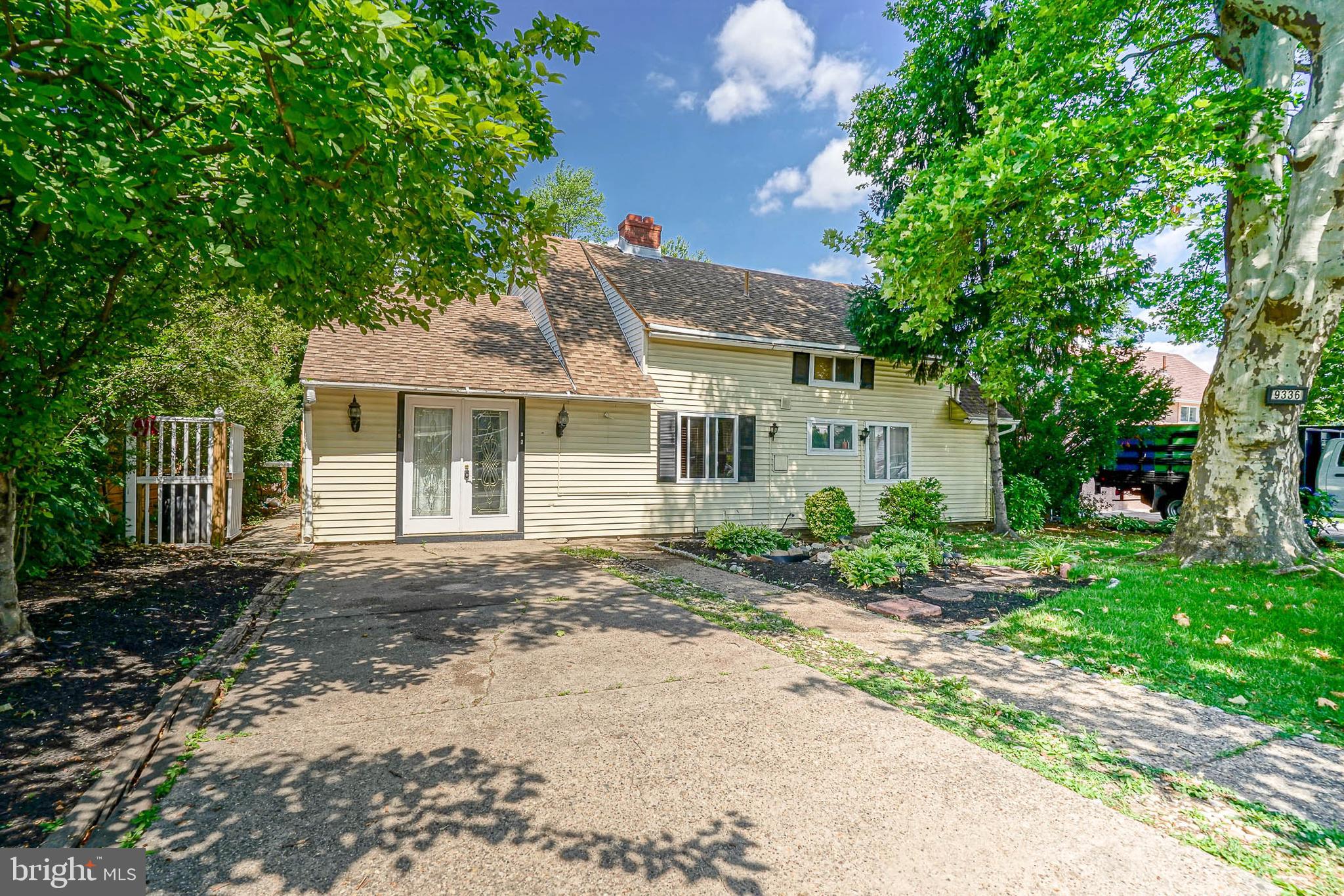 ACADEMY GARDENS - Residential