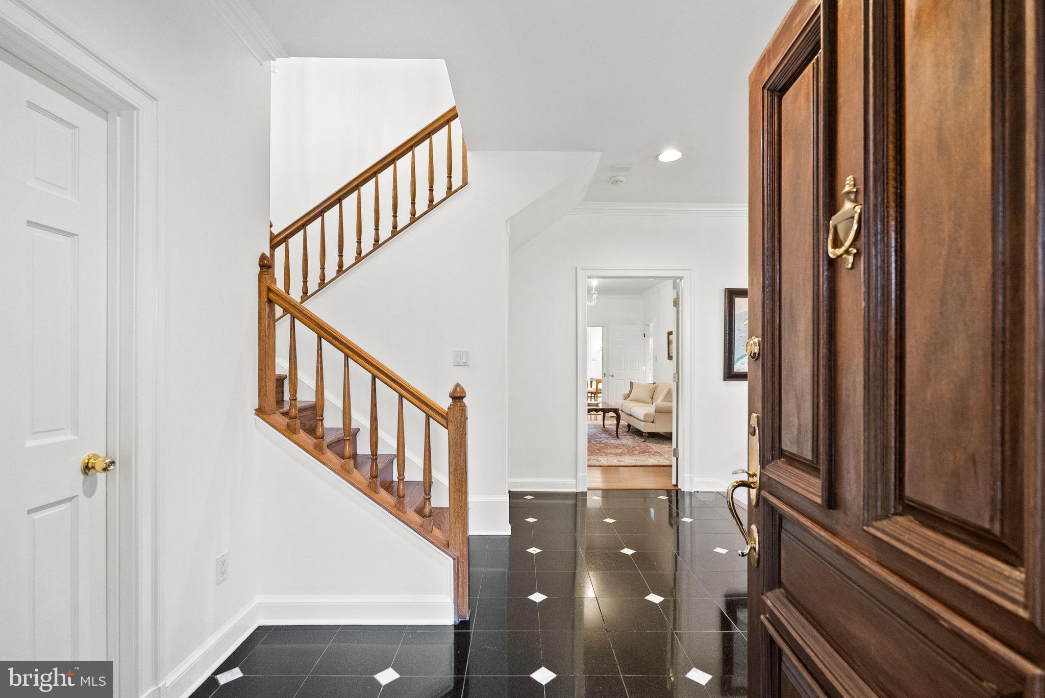 FOXHALL - Residential
