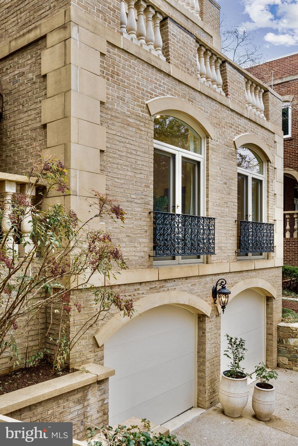 FOXHALL - Residential