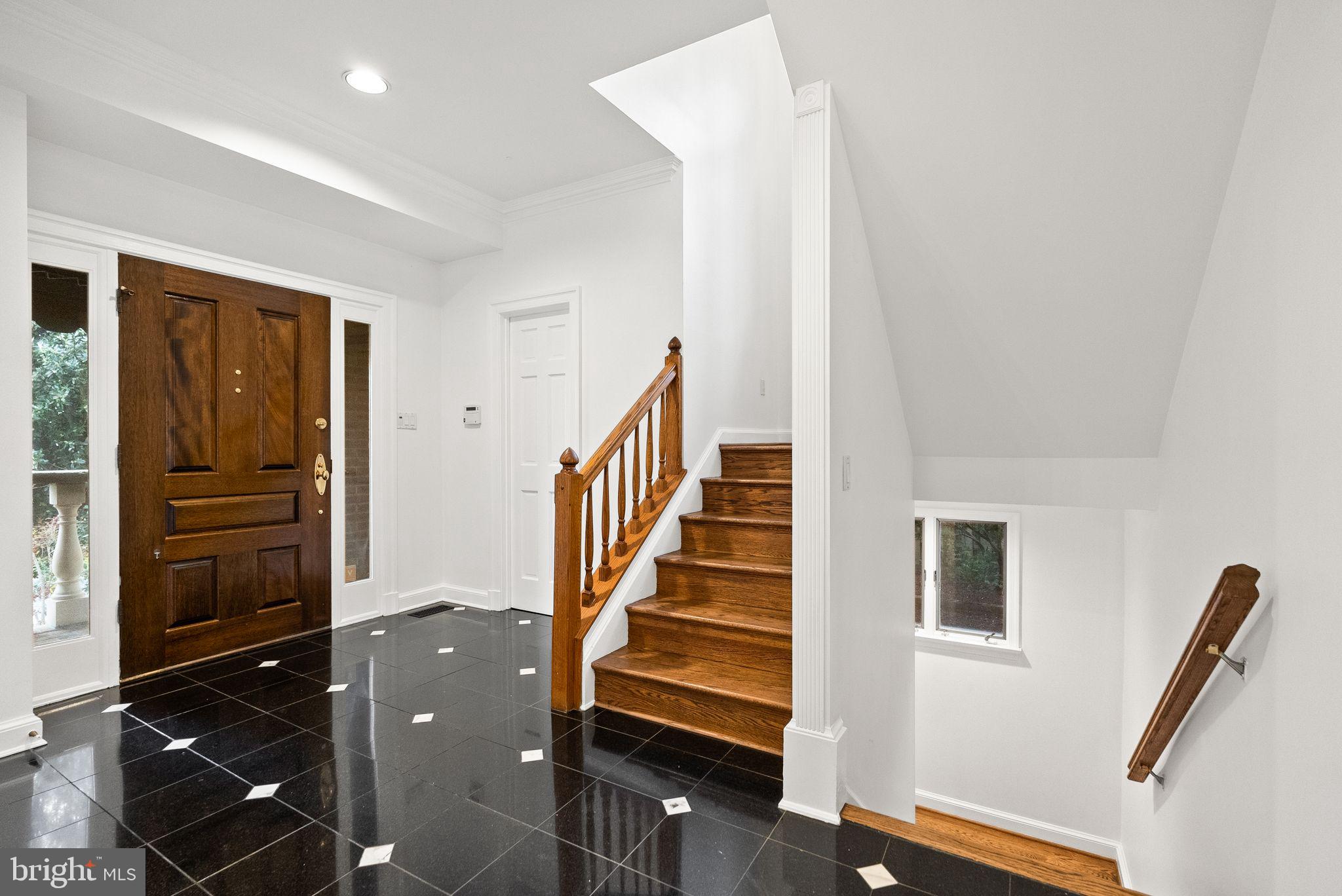 FOXHALL - Residential
