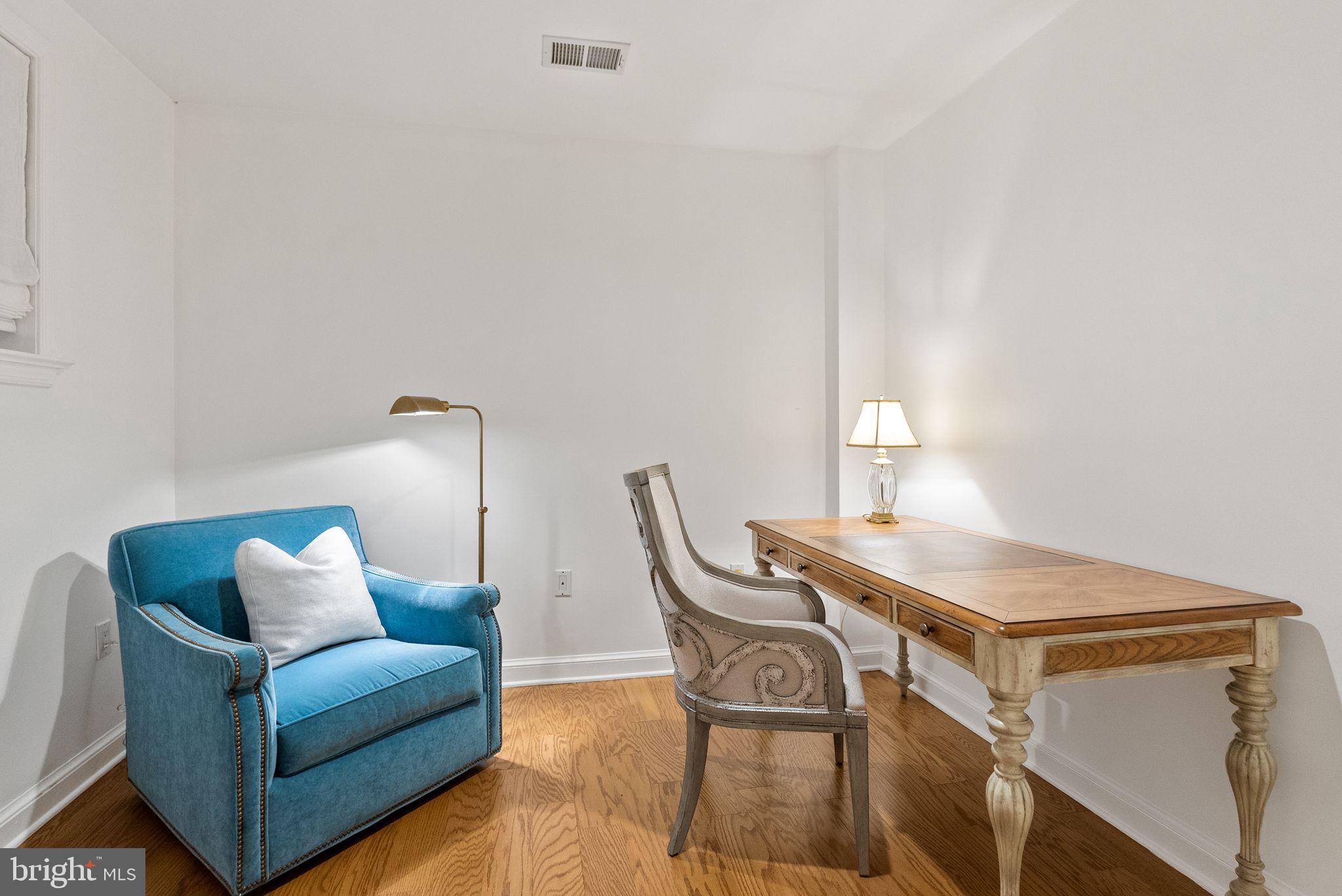 FOXHALL - Residential