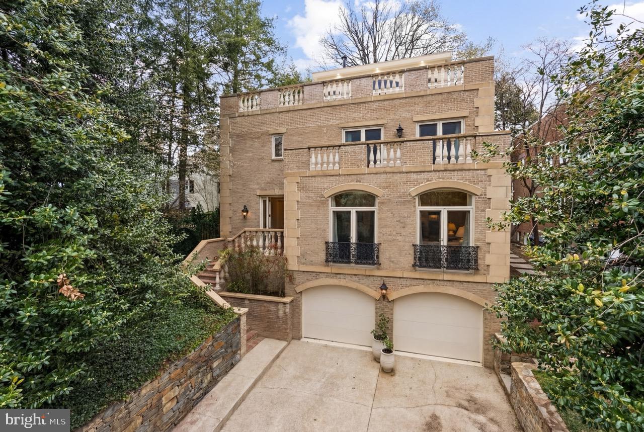 FOXHALL - Residential