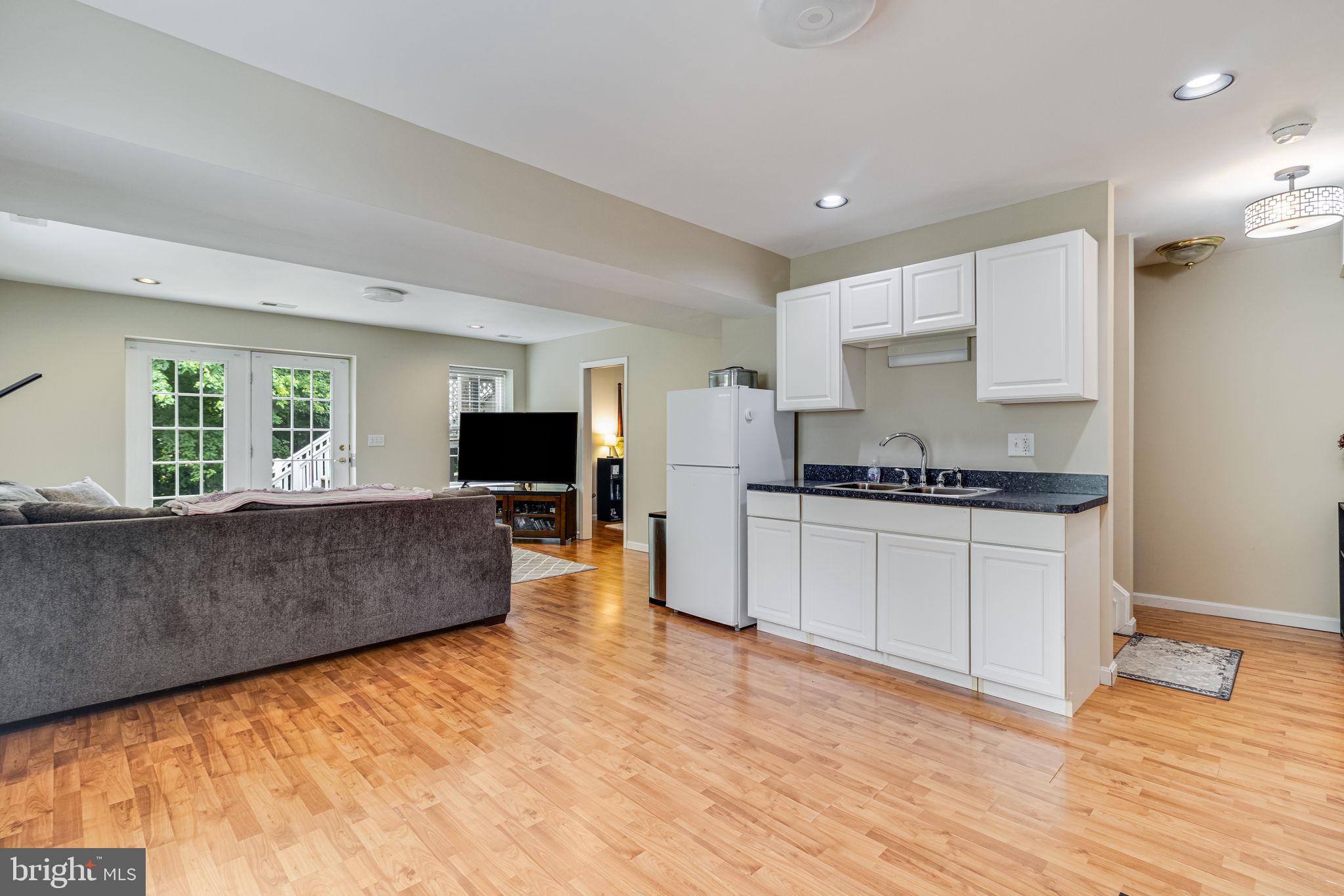 ACADEMY HILLS - Residential