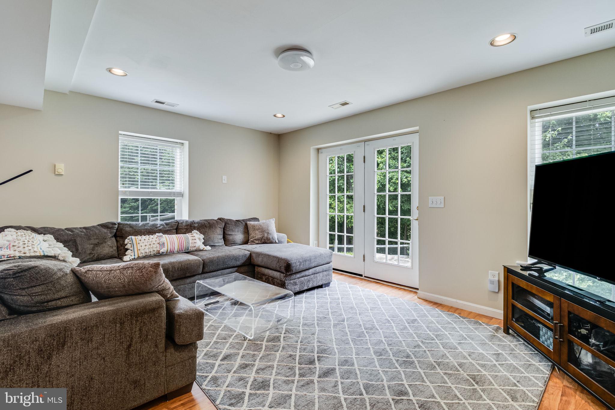 ACADEMY HILLS - Residential