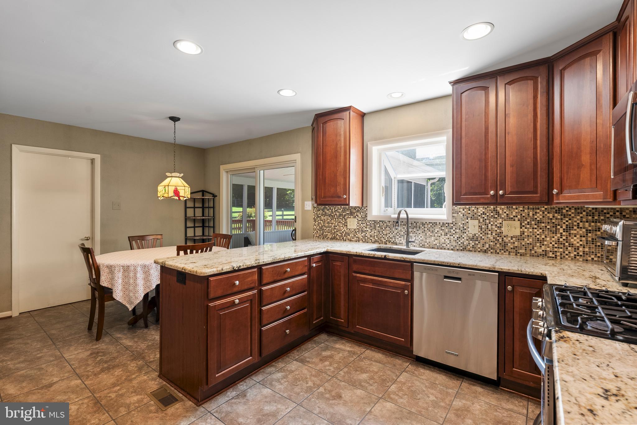 HUNTERS GLEN - Residential
