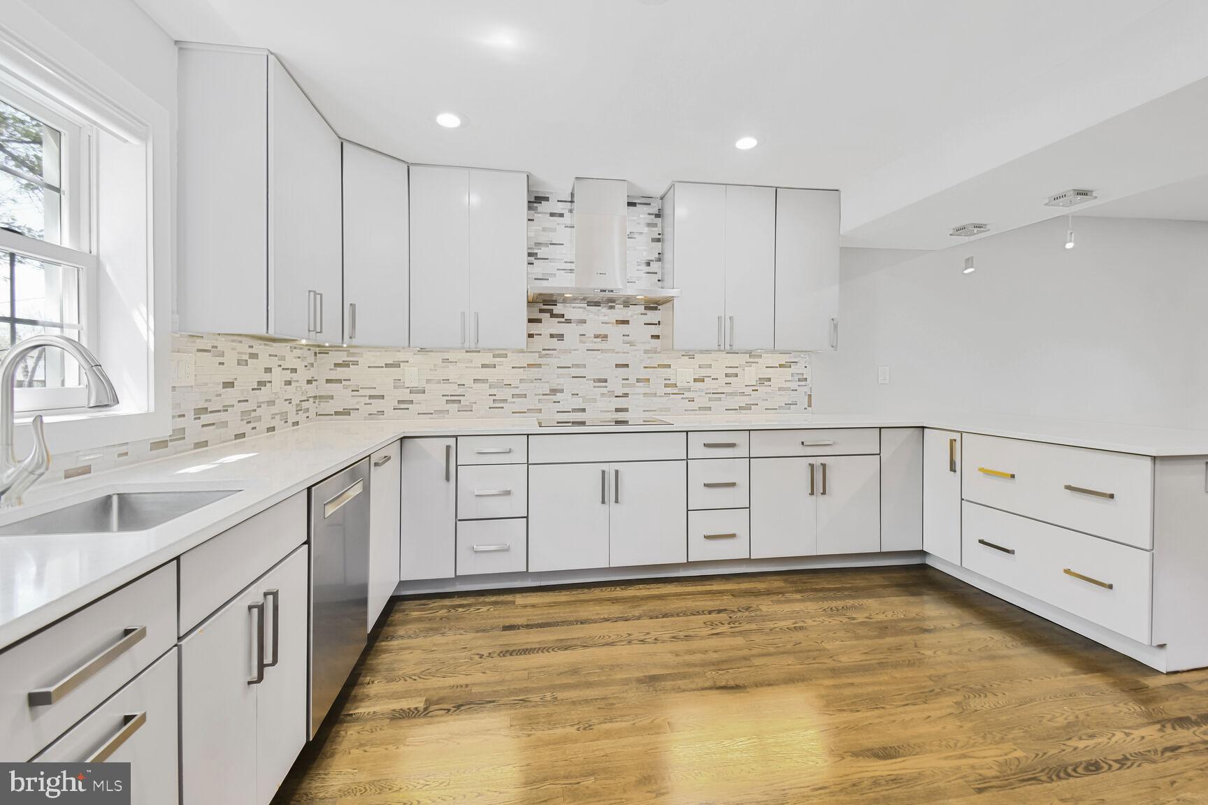 KENWOOD FOREST - Residential Lease