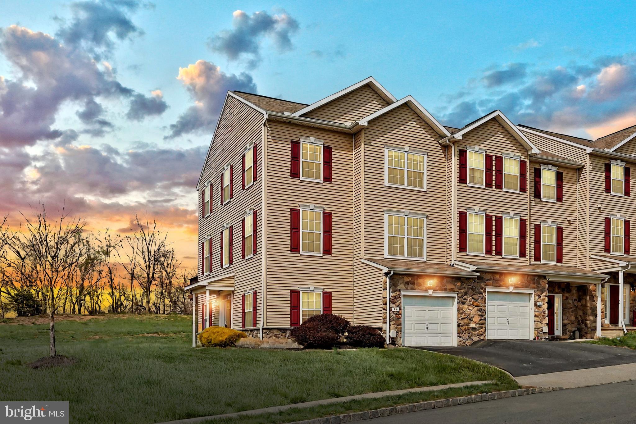 WOODCREST HILLS - Residential