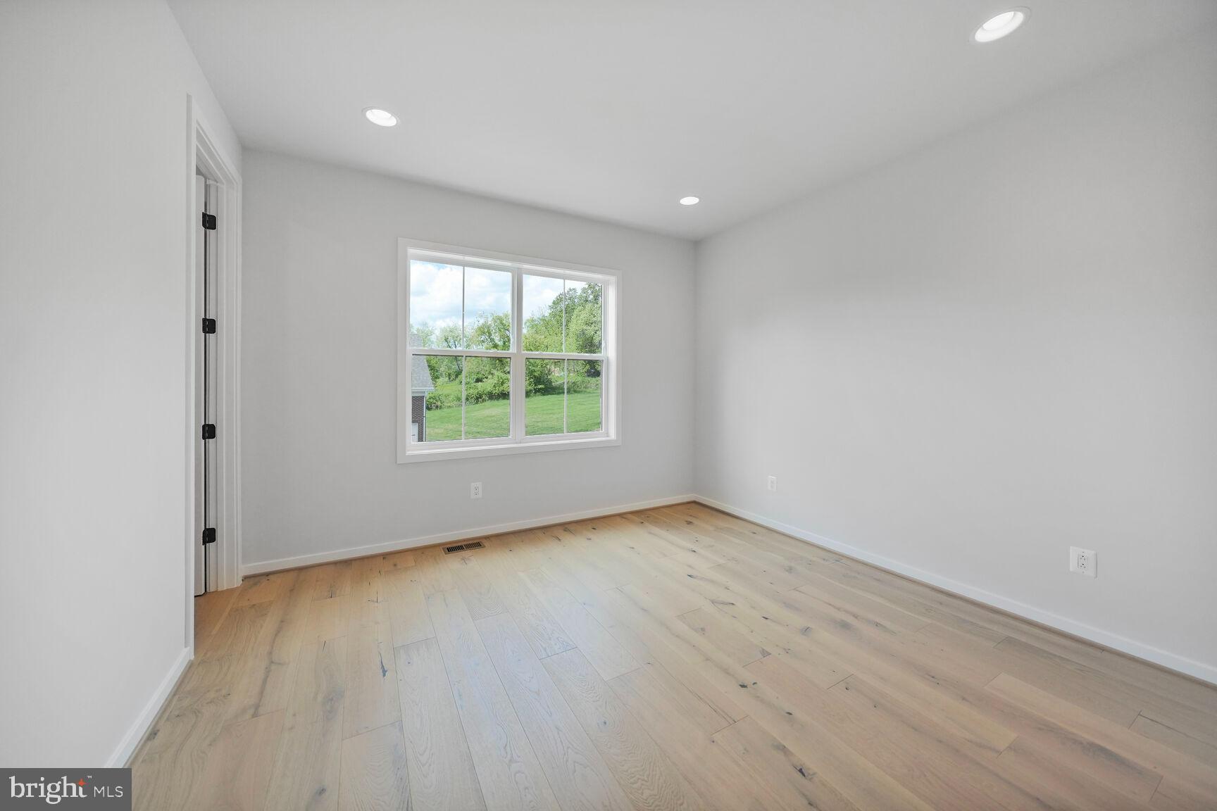 STUART MILL - Residential