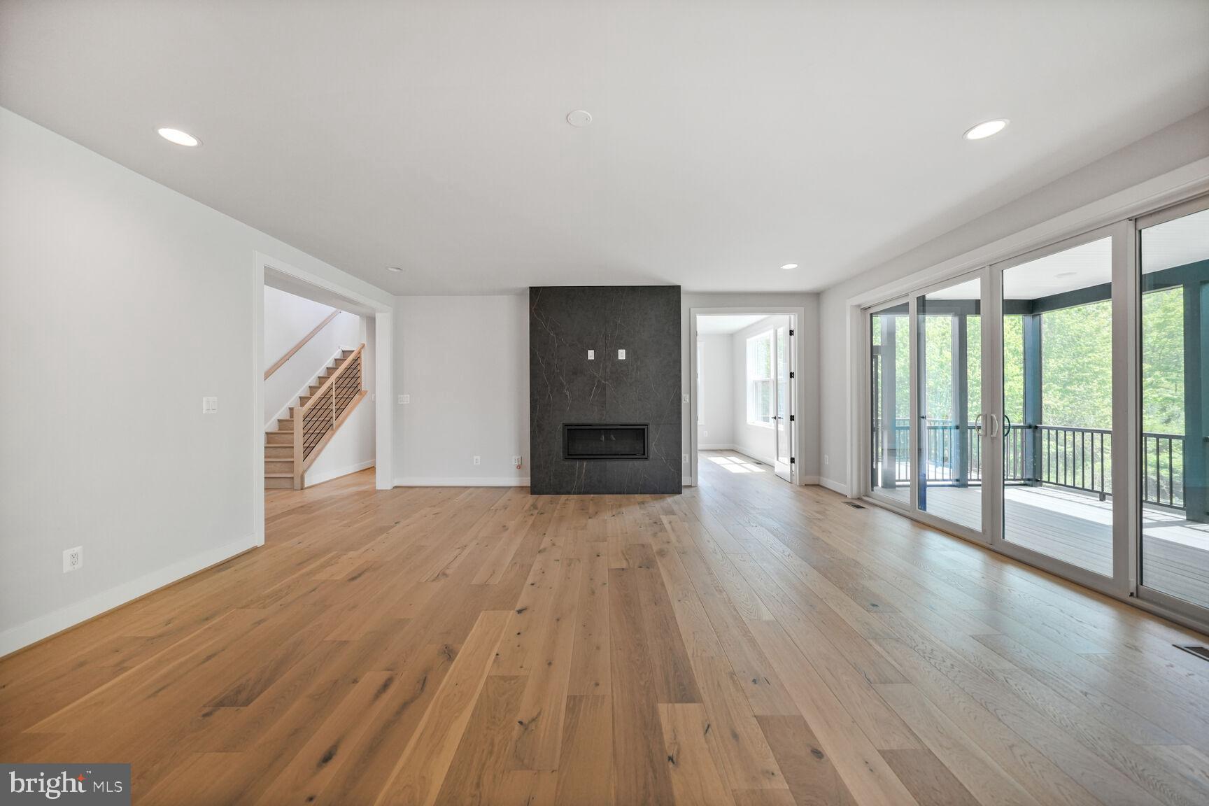 STUART MILL - Residential