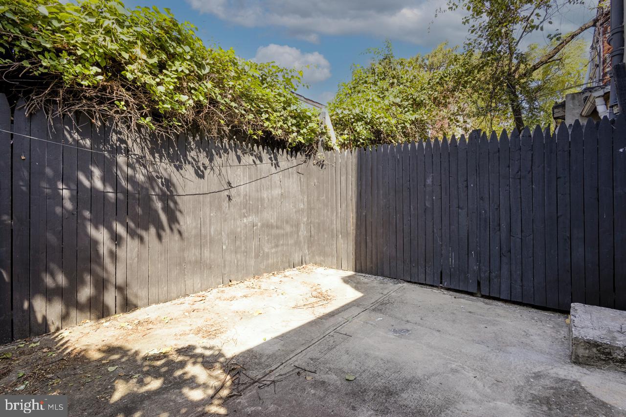 STRAWBERRY MANSION - Residential